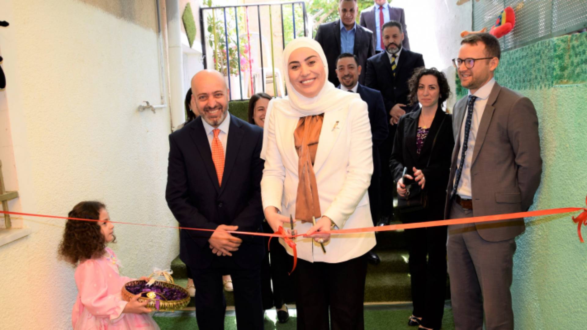 وزيرة التنمية الاجتماعية السيدة وفاء بني مصطفى في افتتاح الحضانة في طبربور