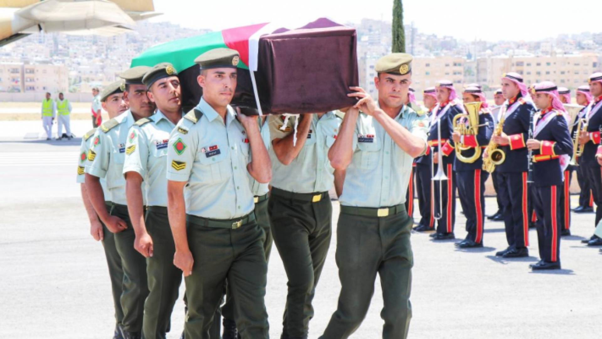 الصورة من تشييع جثمان شهيد الواجب الرقيب علي الجوابرة