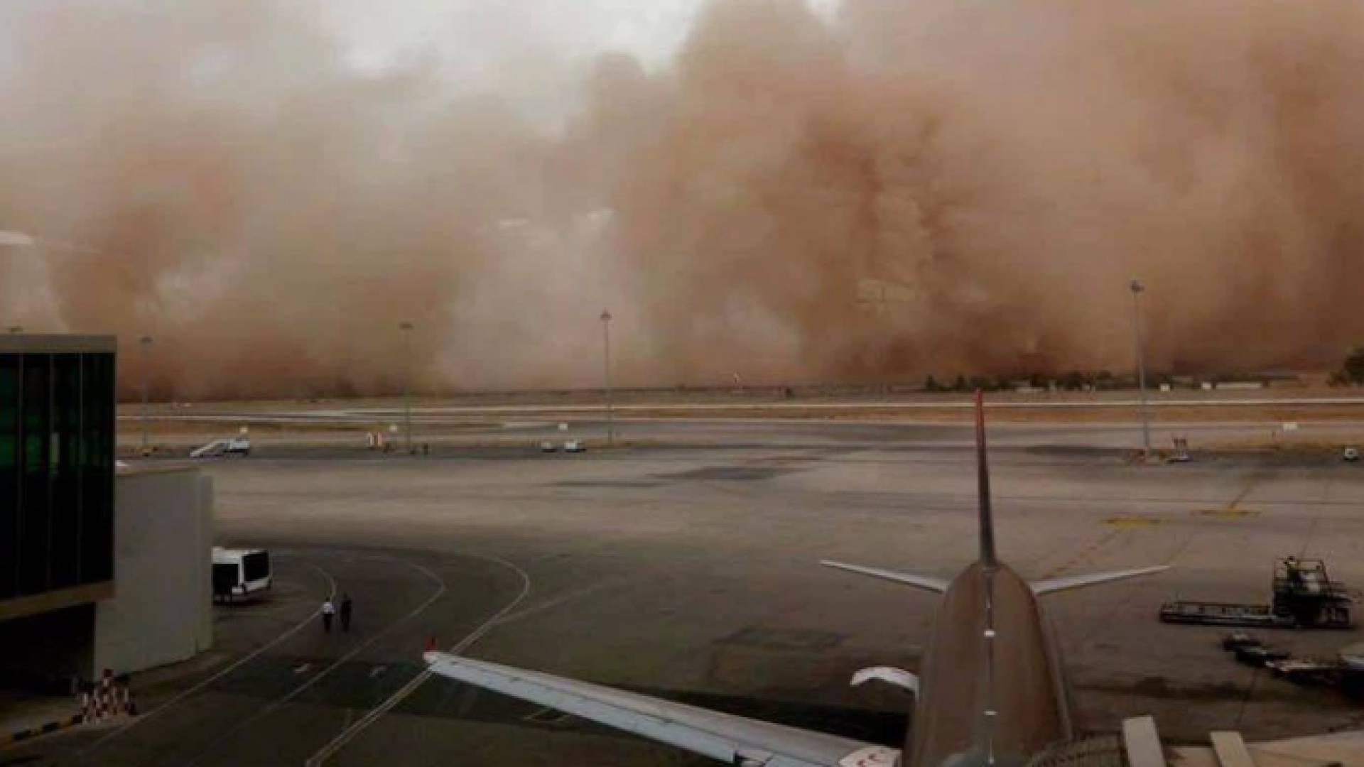 صورة أرشيفية للمطار