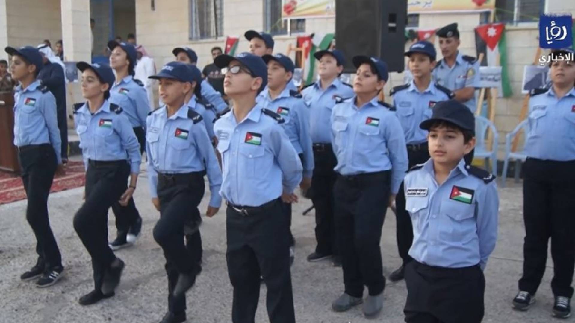 اطفال مشاركون في المباردة