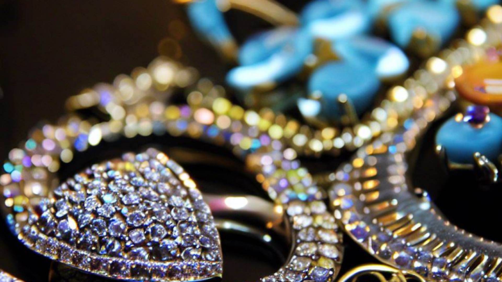 مجوهرات بتقنية الذكاء الاصطناعي