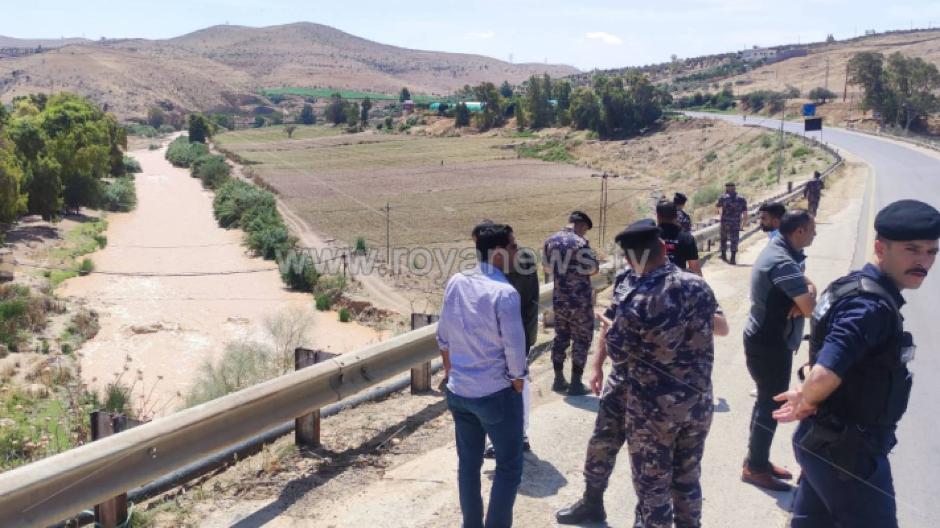 جانب من عمليات البحث عن الطفل المفقود