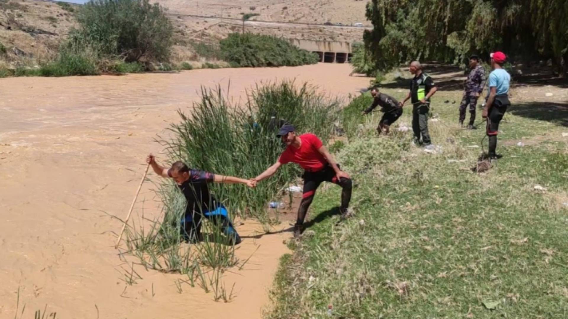 أثناء البحث عن الطفل