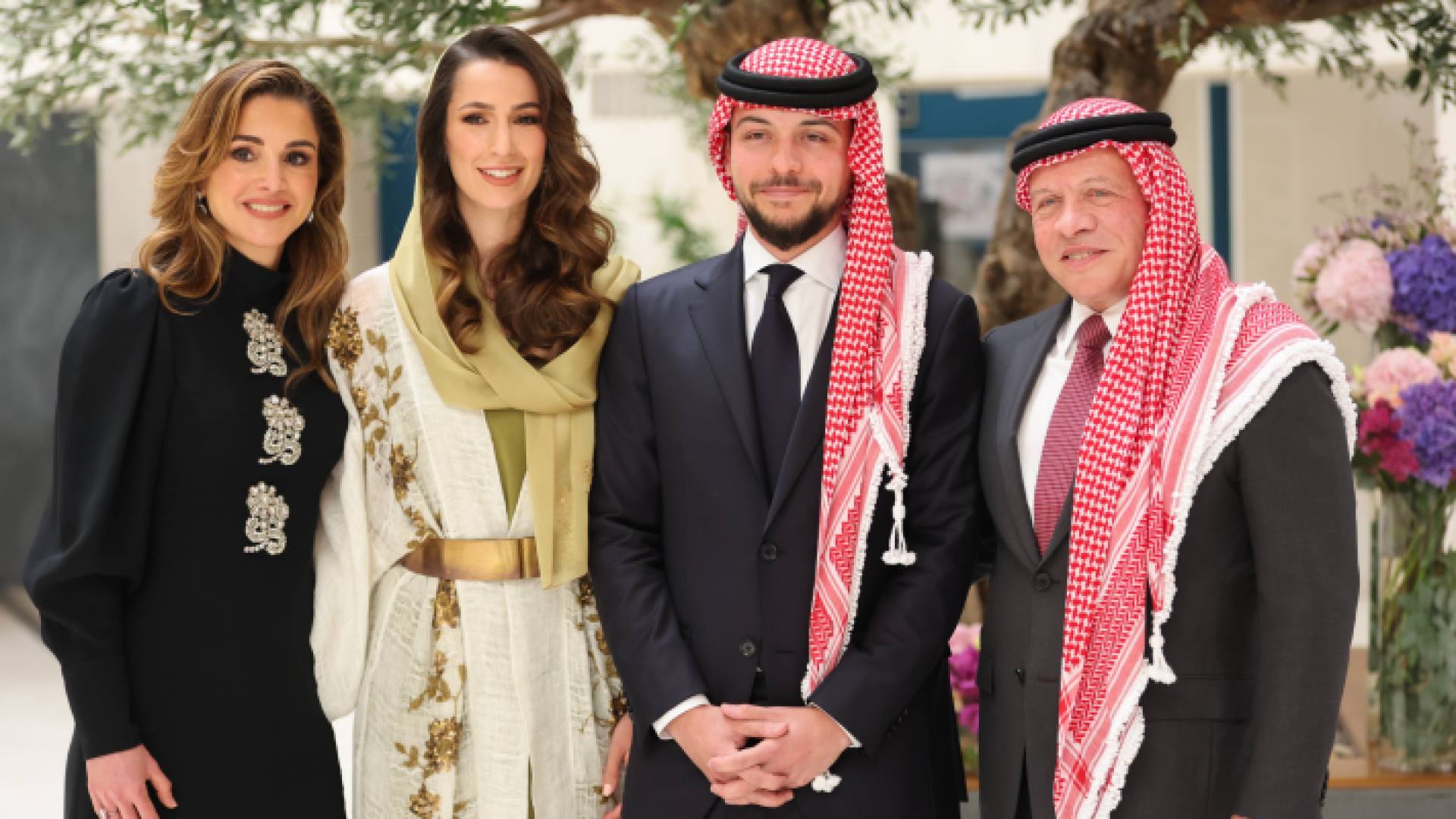 جلالة الملك عبد الله وولي العهد الحسين بن عبد الله الثاني وجلالة الملكة رانيا والآنسة رجوة