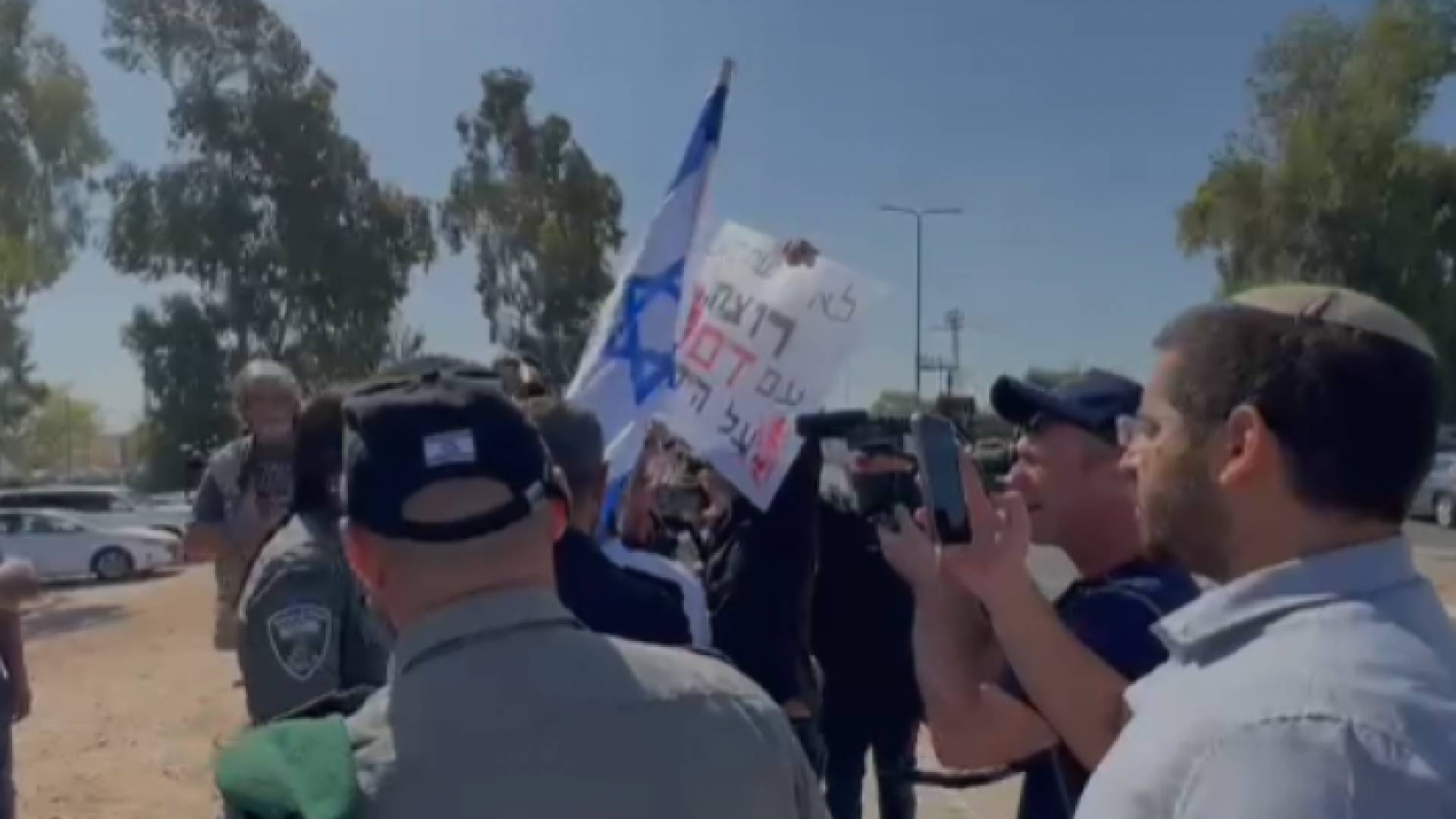 جانب من الوقفة الإسنادية