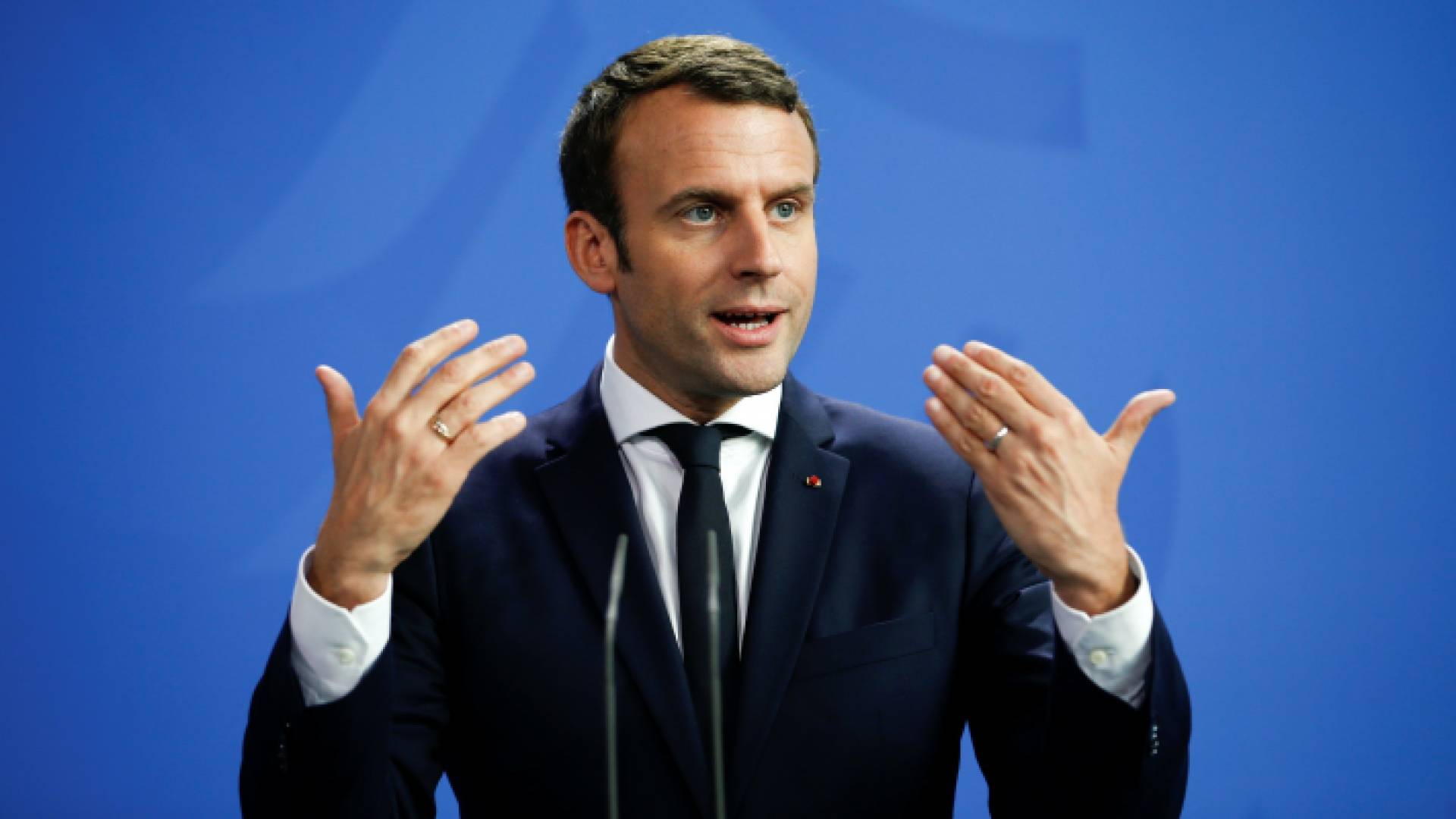 الرئيس الفرنسي - إيمانويل ماكرون