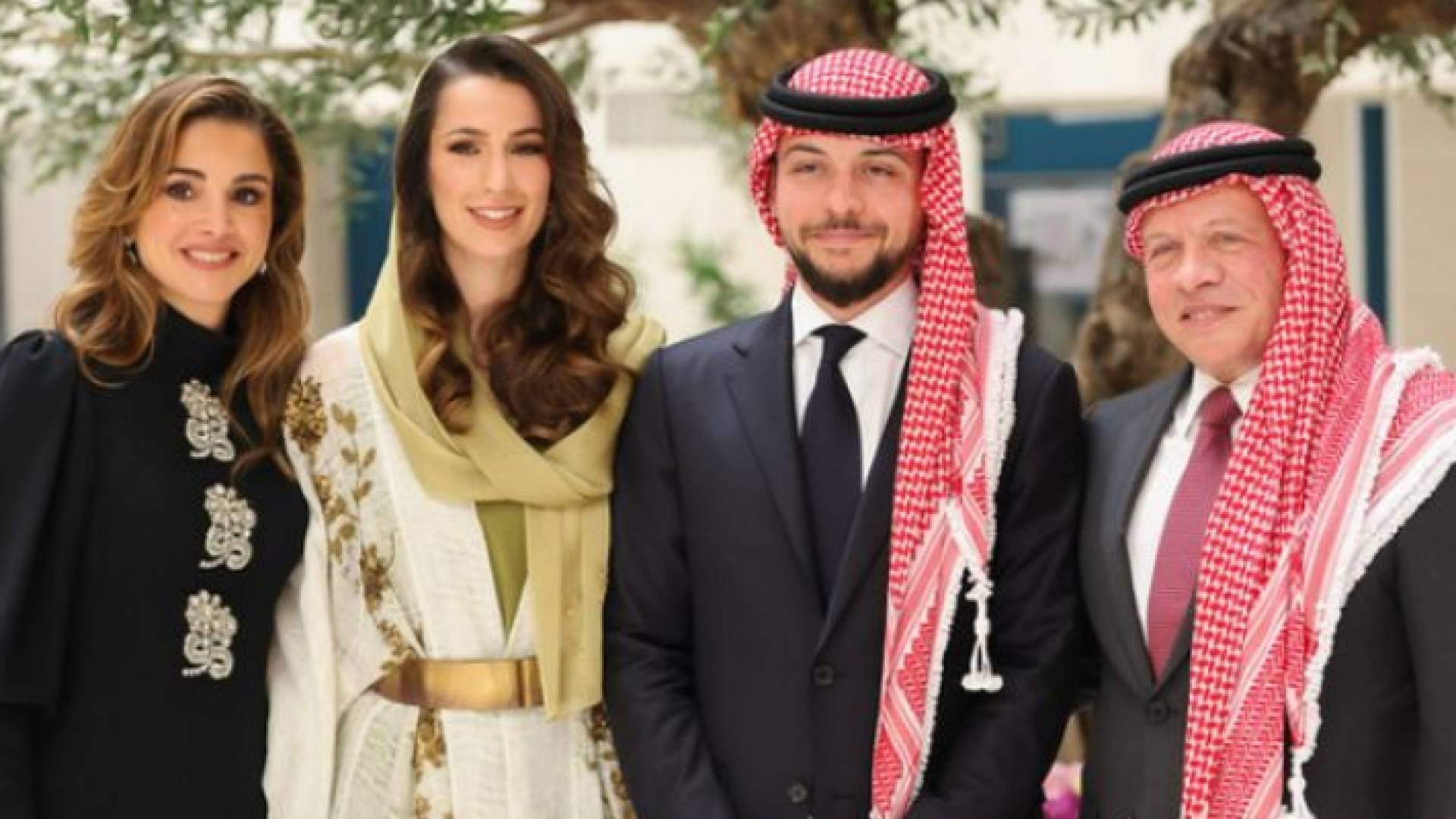 جلالة الملك والملكة وولي العهد والآنسة رجوة