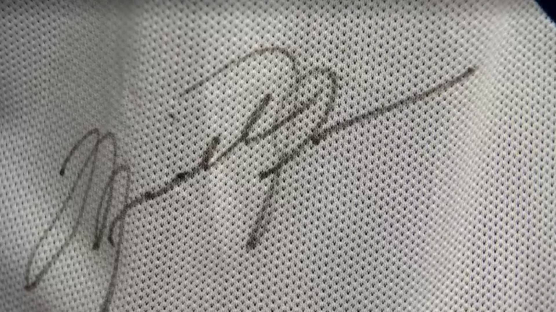 القميص الذي ارتداه مايكل جوردان