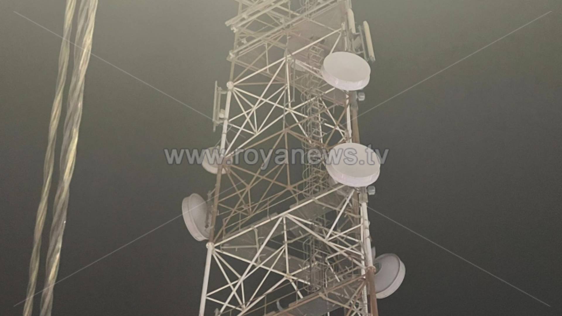 البرج الذي يتواجدون عليه