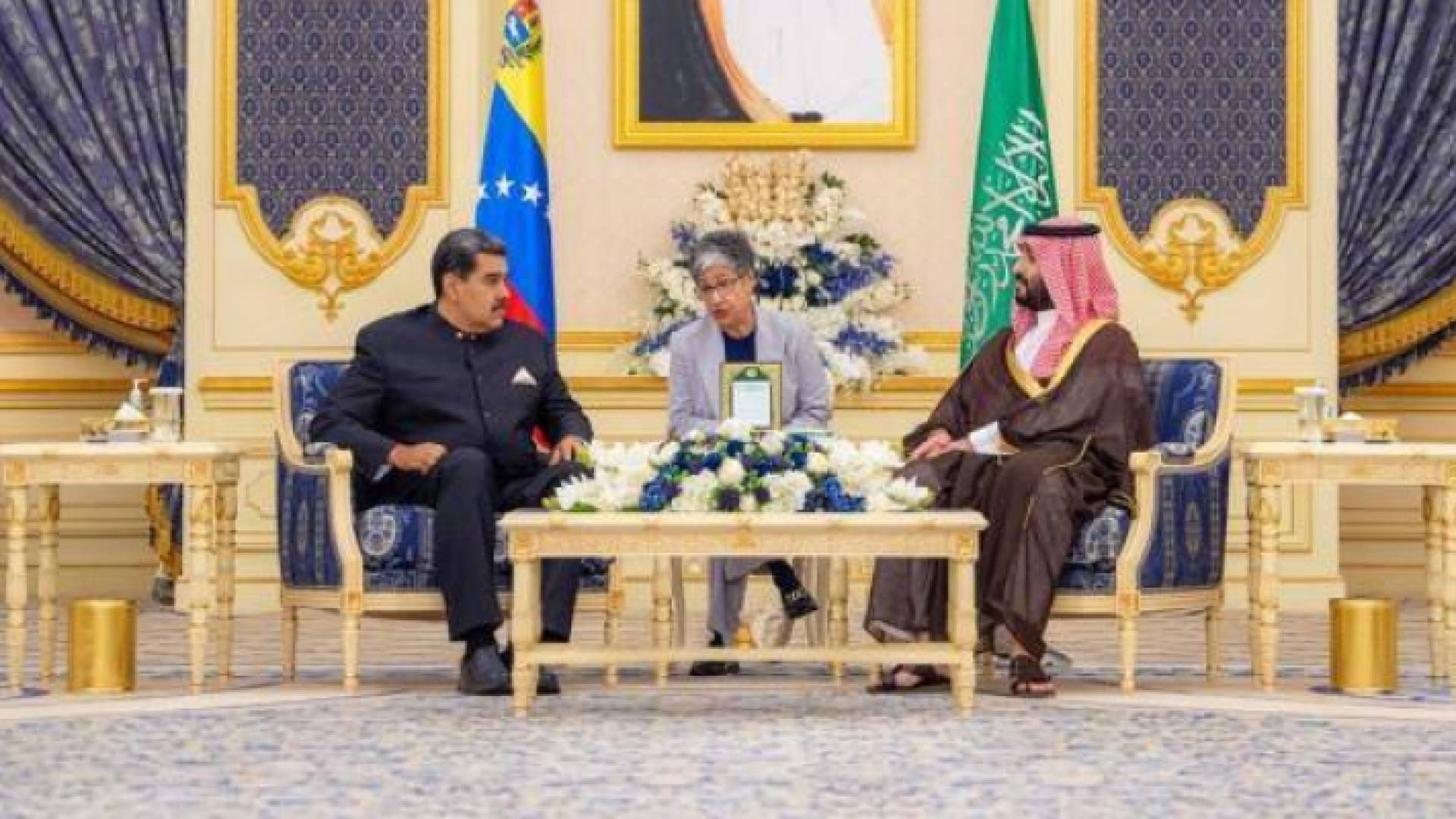 صورةو من اللقاء في قصر السلام بجدة