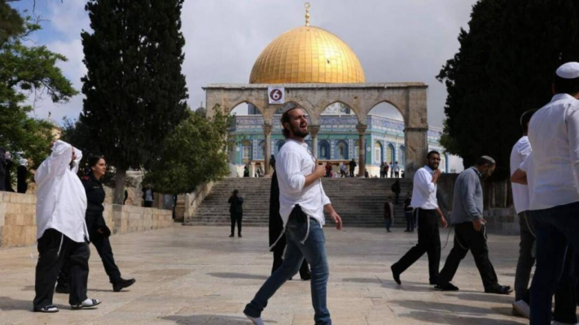 اقتحام قطعان المستوطنون المسجد الأقصى