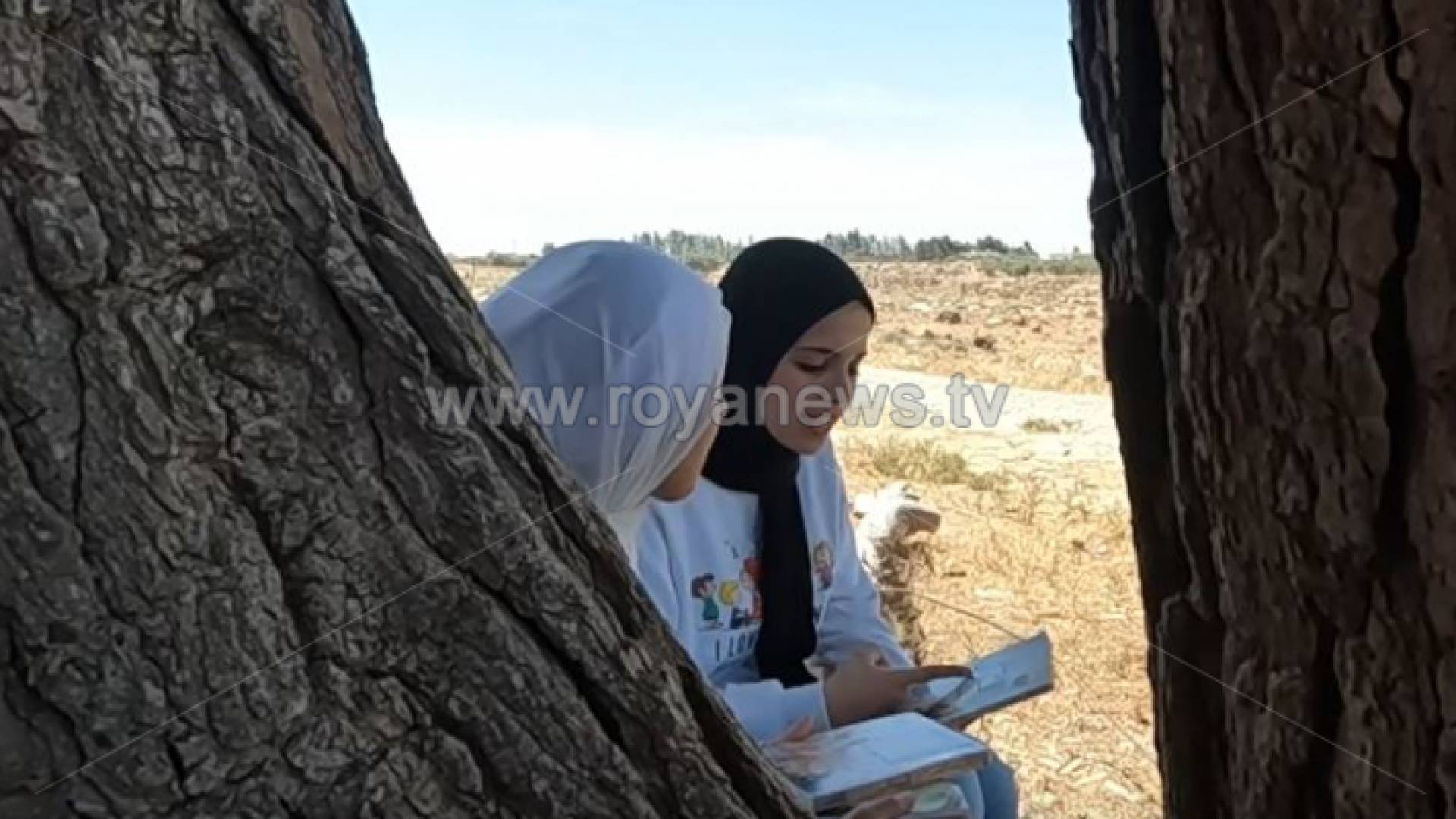 الطالبة وجد العون