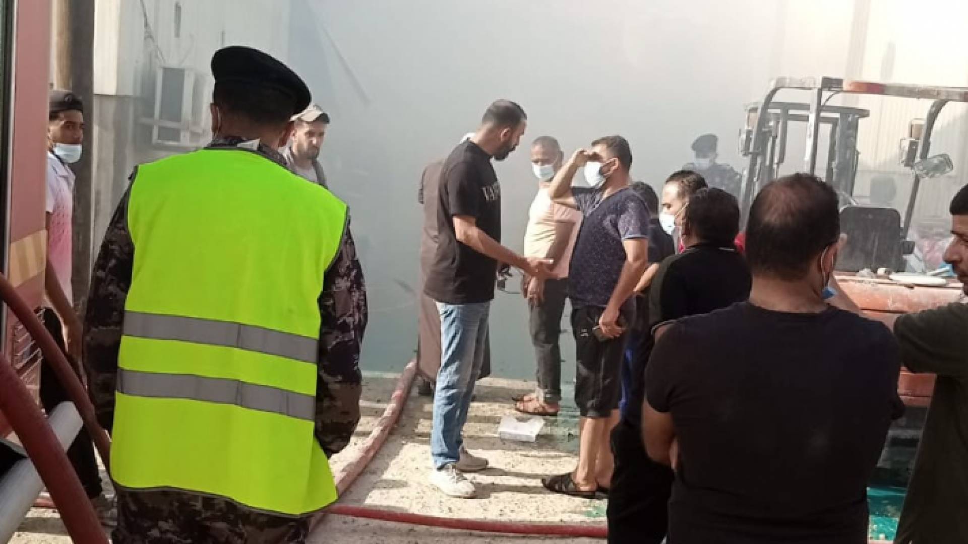 مستودعات وهناجر في منطقة وادي العش