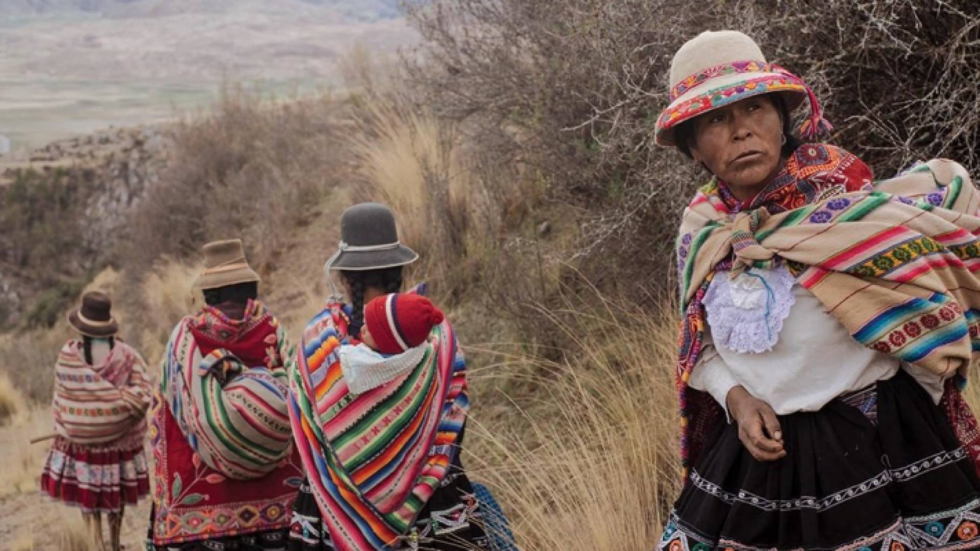 سيدات في البيرو