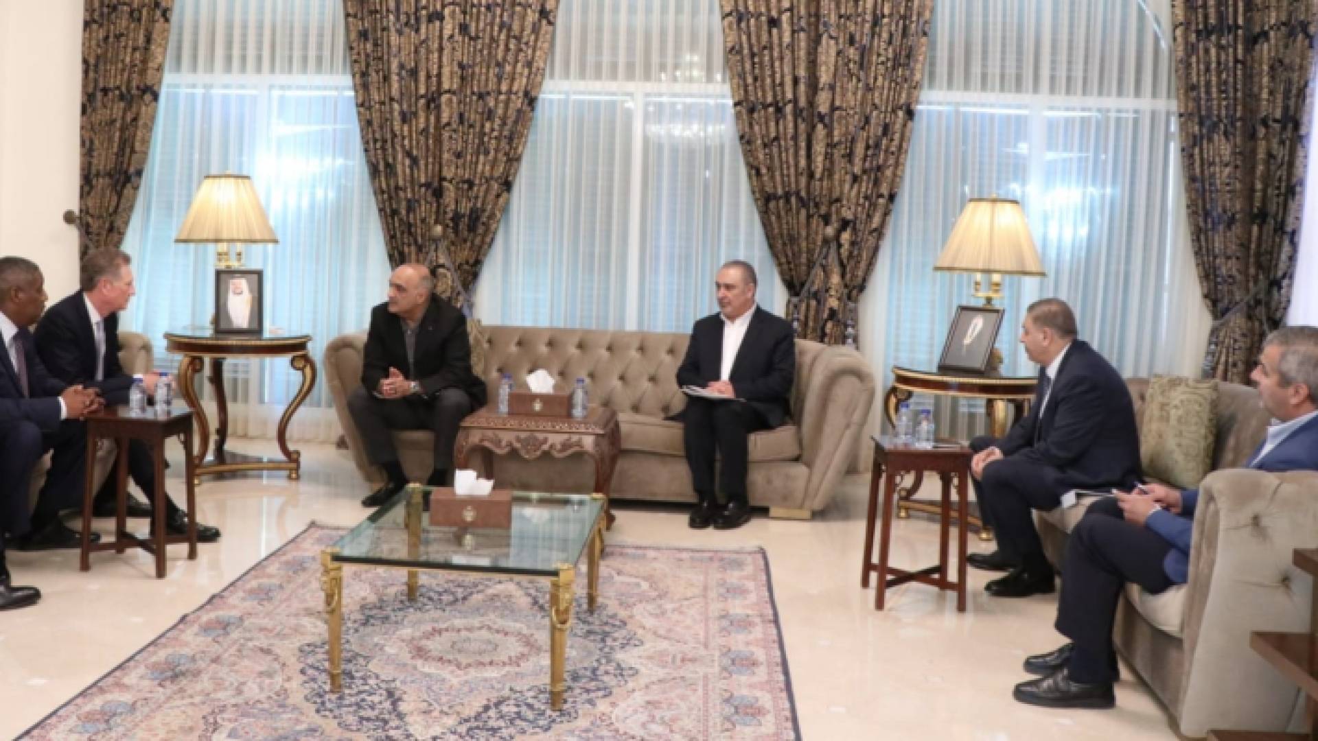 صورة خلال اللقاء