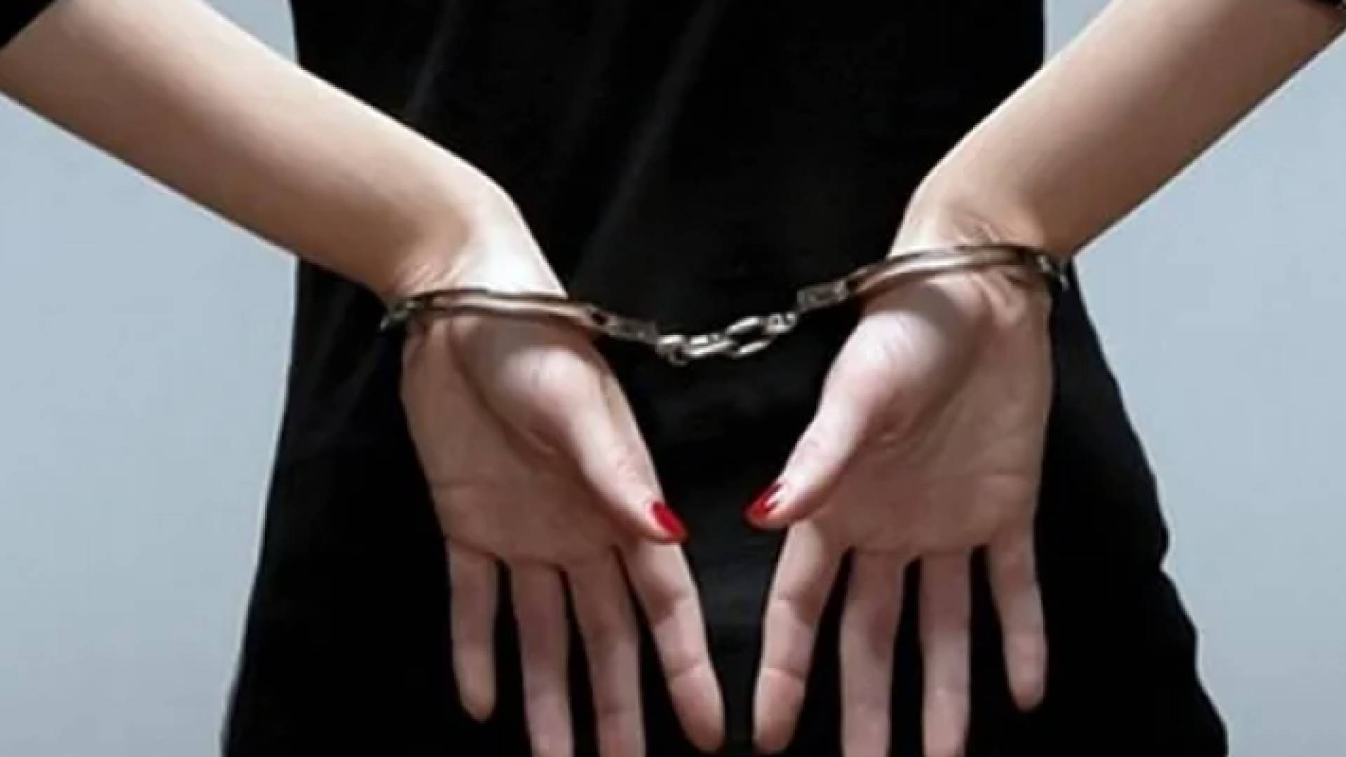 صورة تعيبرية لسيدة ألقي الفبض عليها