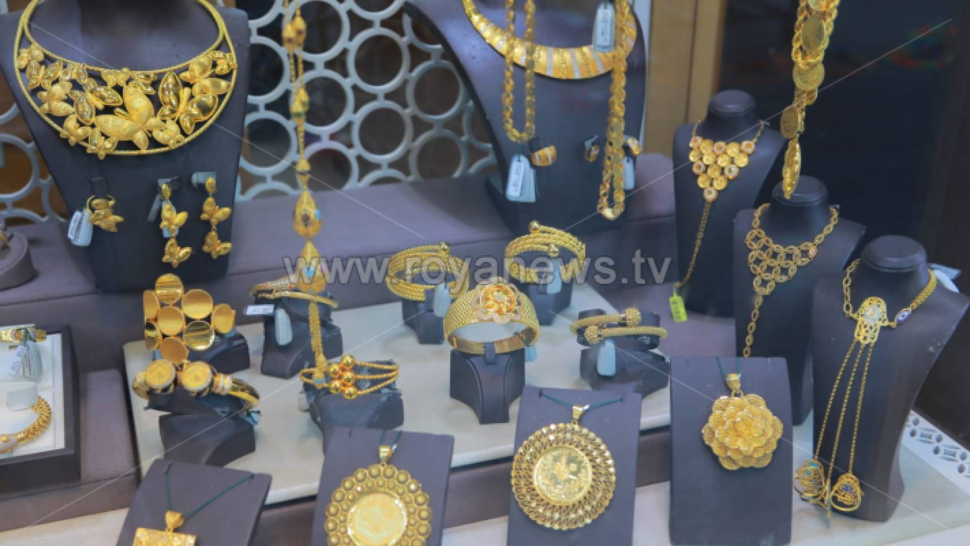 الذهب بالسوق المحلية