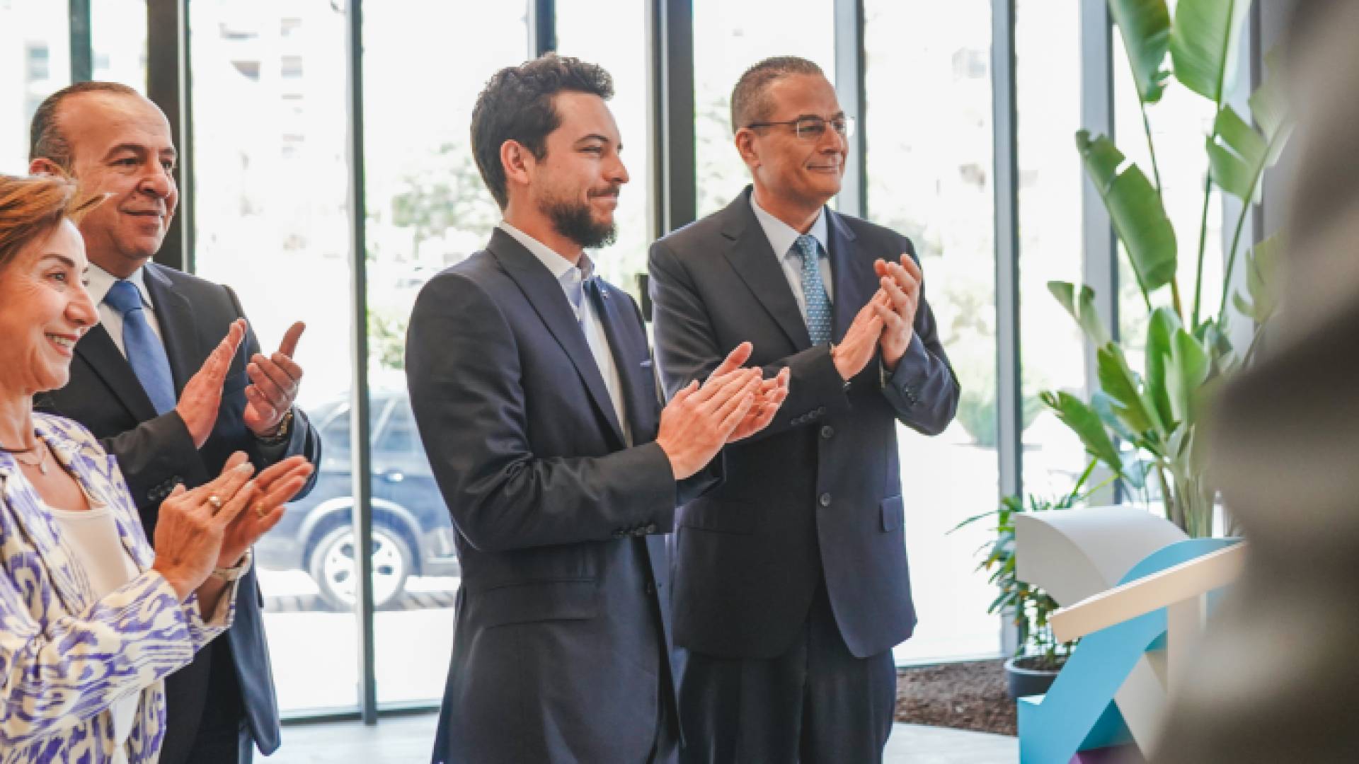 ولي العهد خلال افتتاحه مركز التكنولوجيا المالية