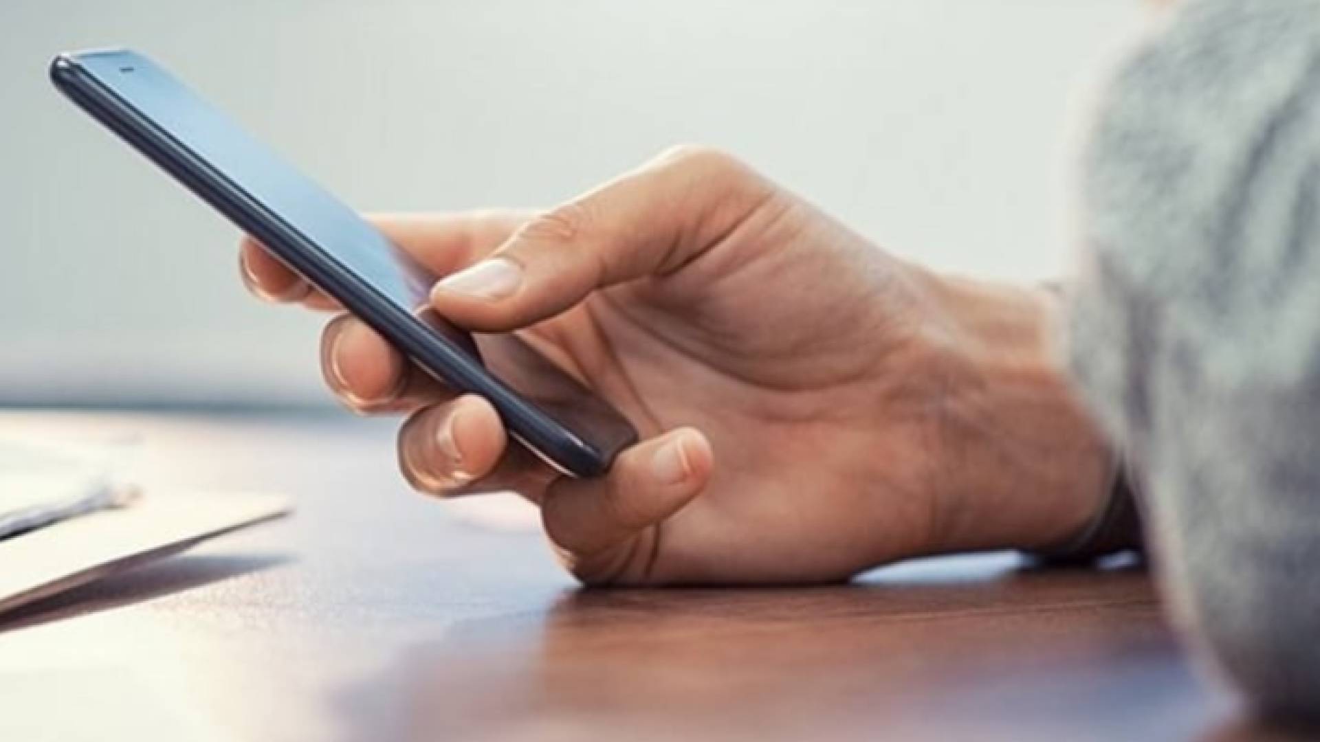 استخدام الهاتف النقال