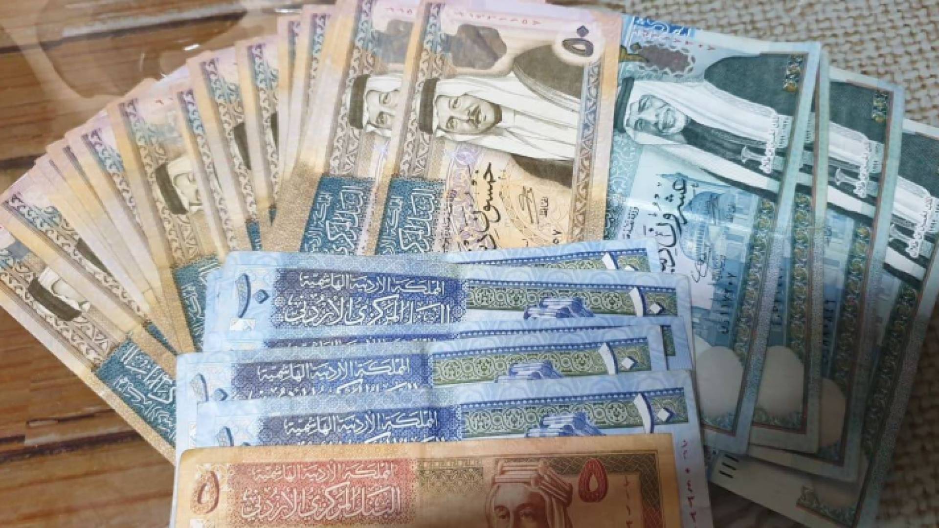 نقود أردنية