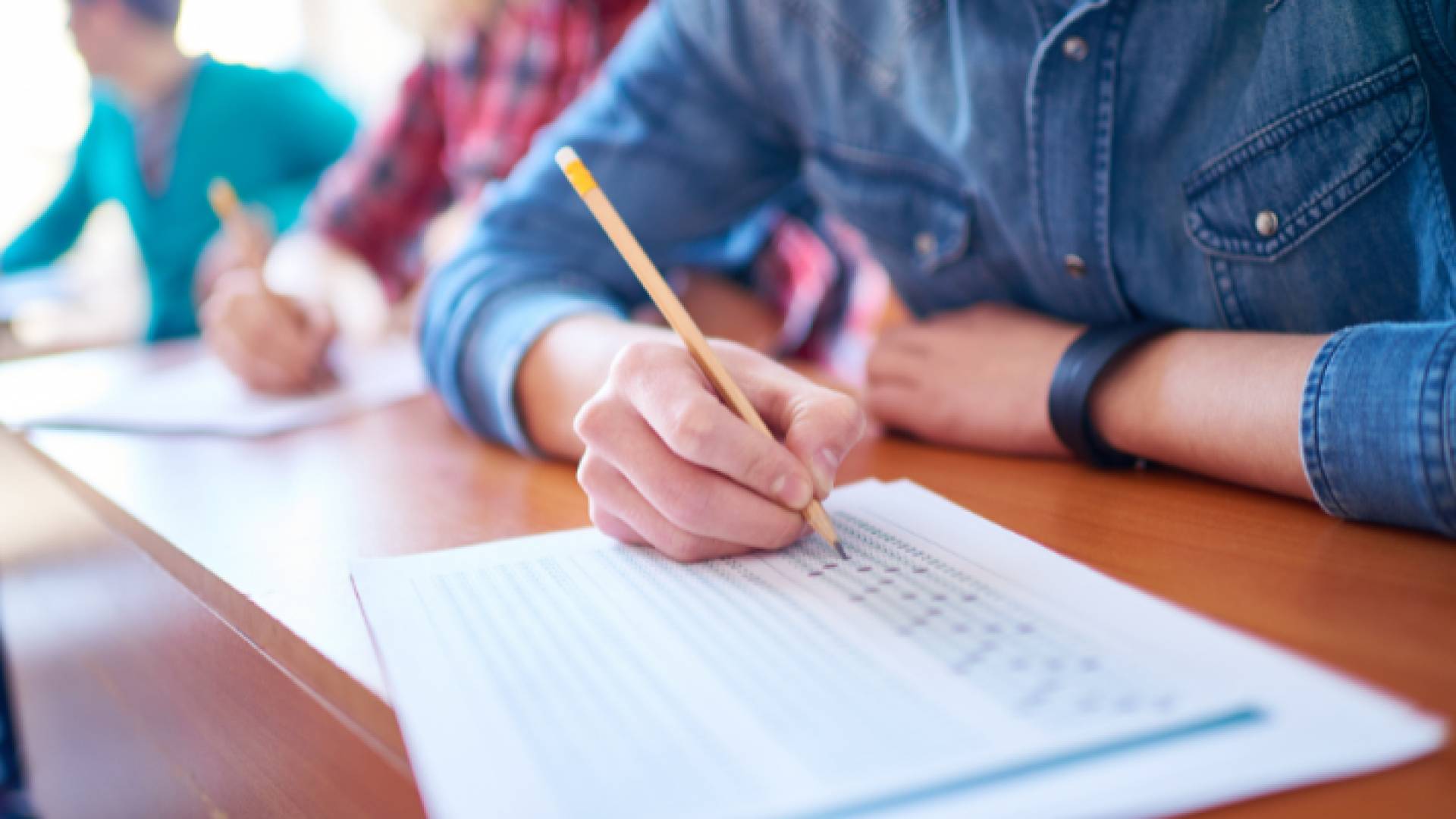 تقديم امتحان - تعبيرية