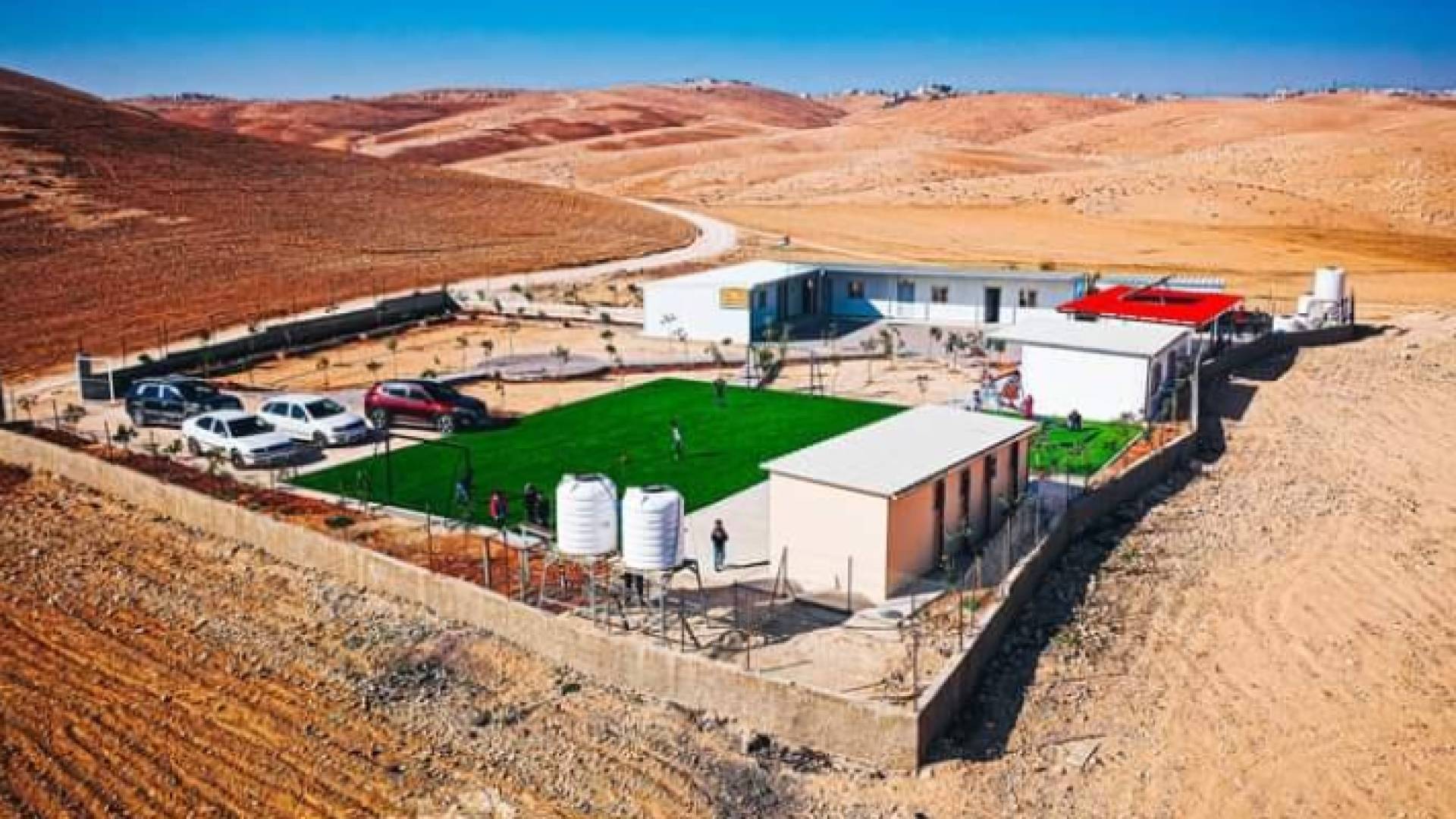 صورة للمدرسة