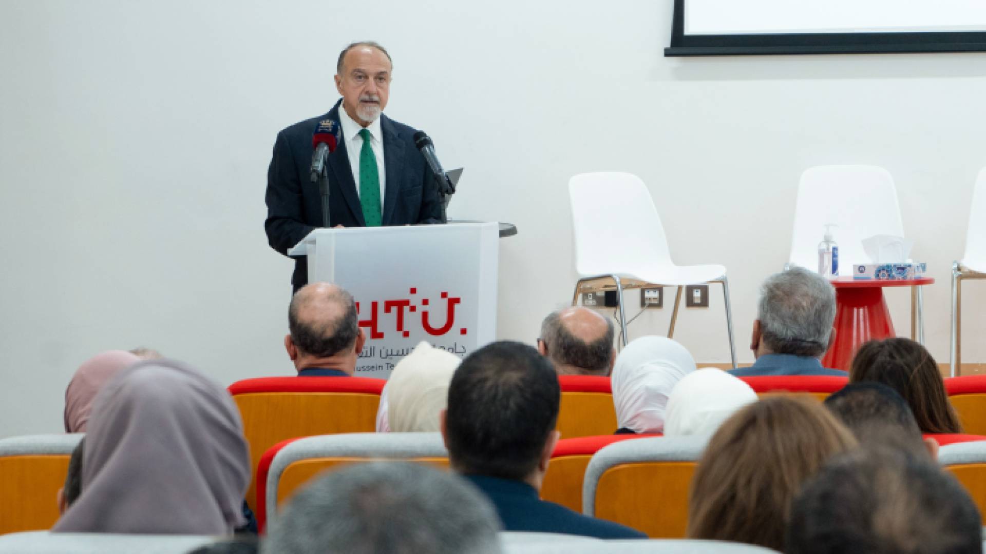 السفير الأمريكي في الأردن هنري ووستر