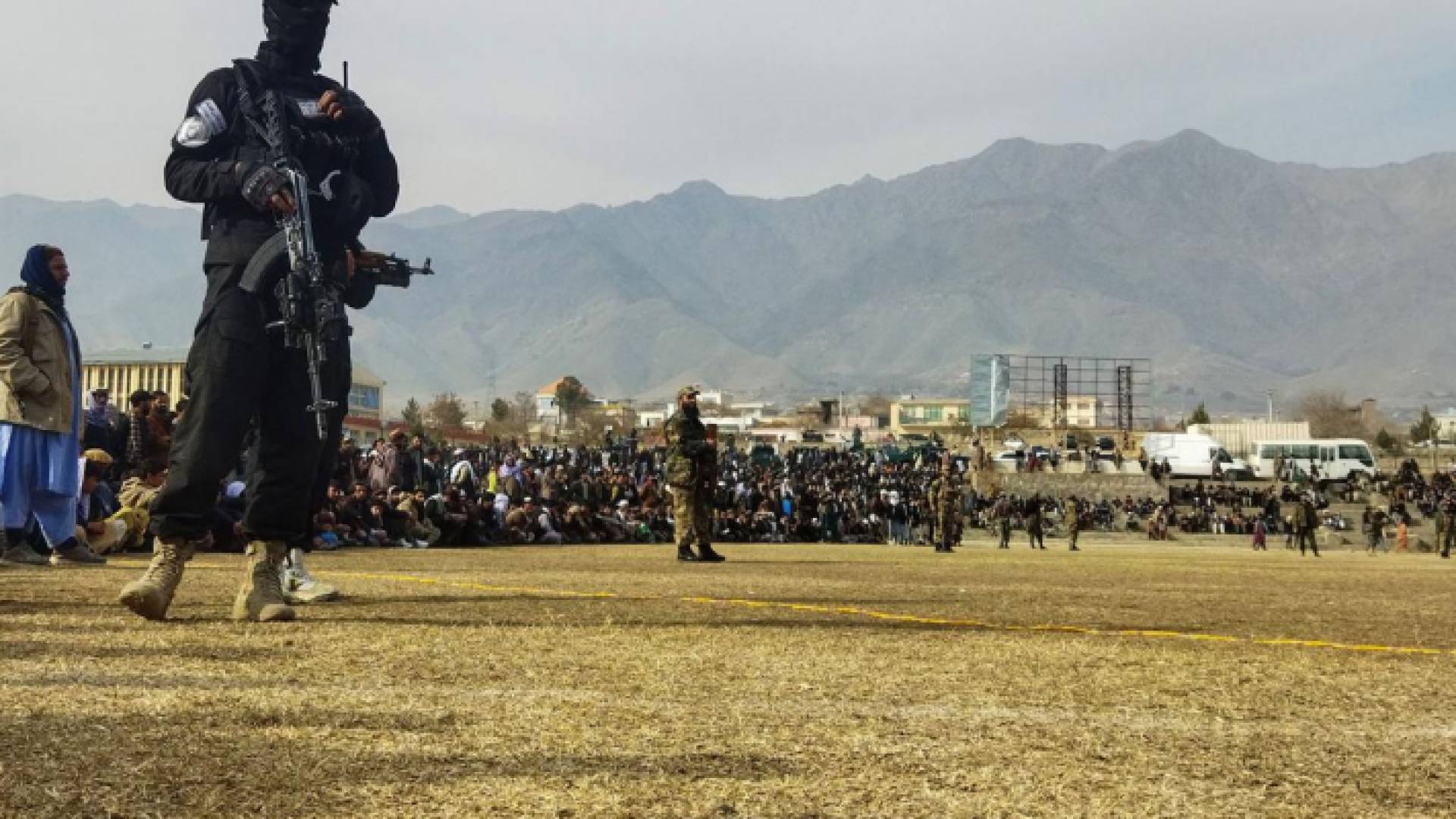 أثناء واقعة جلد 27 أفغانيًا من قبل حركة طالبان