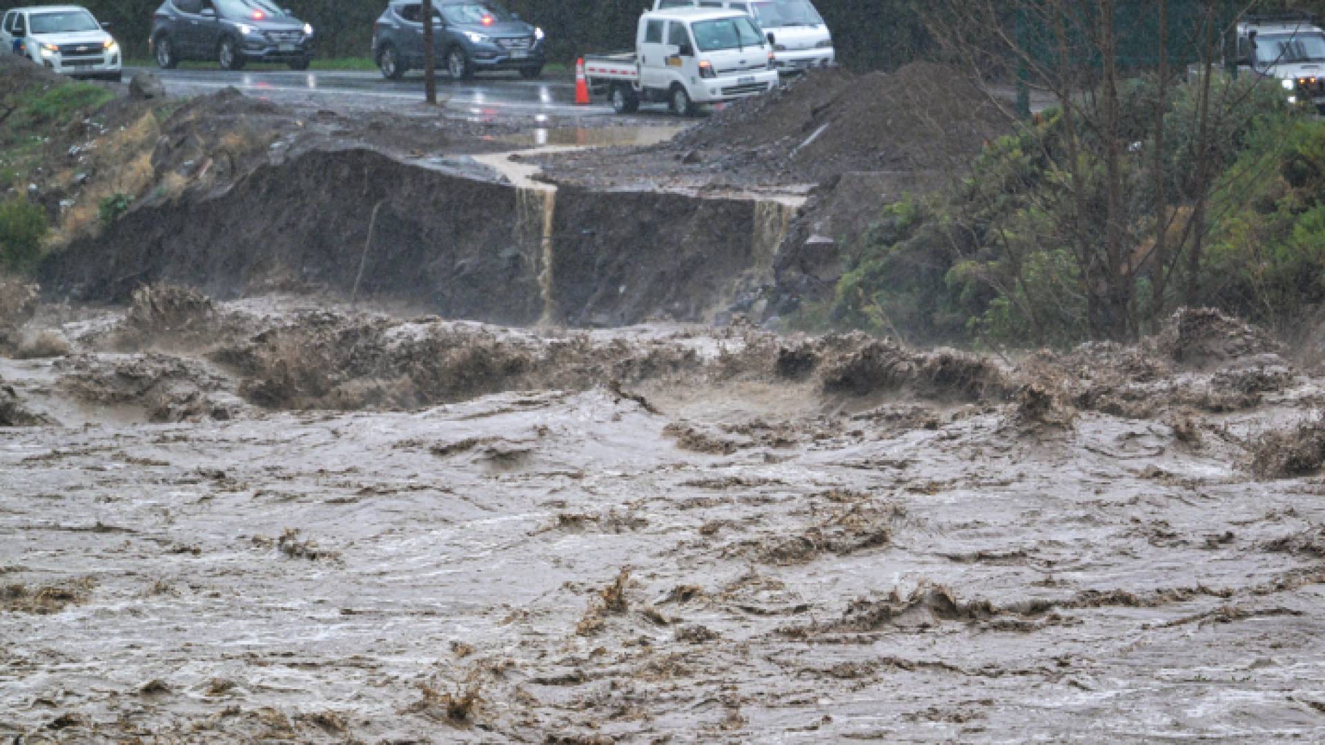 فيضانات شوارع تشيلي