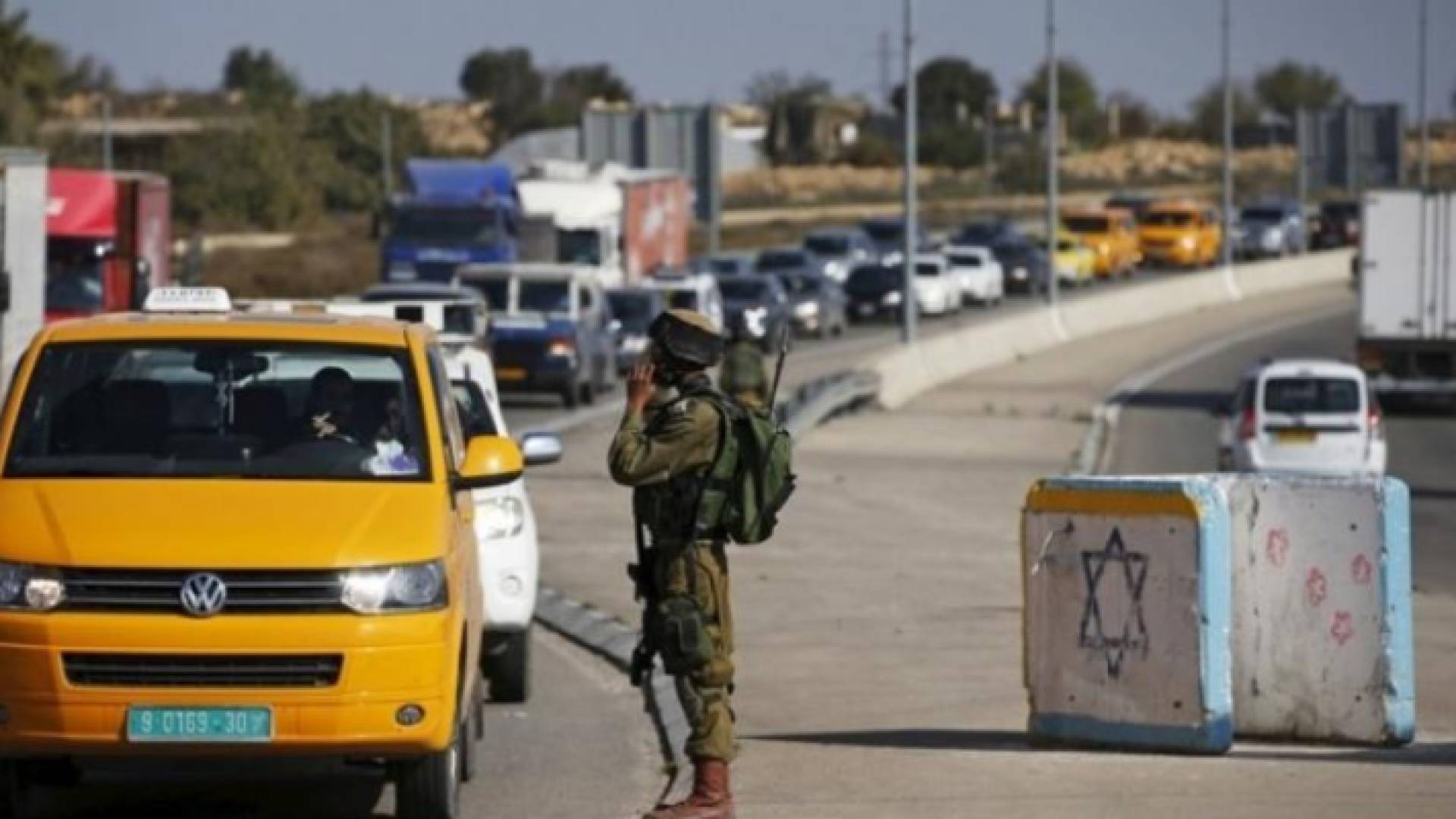 حاجز عسكري للاحتلال الإسرائيلي