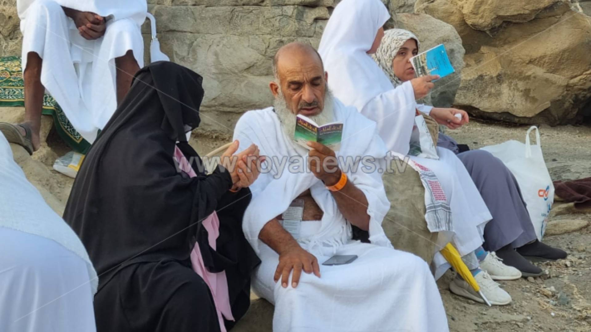 حجاج على صعيد عرفات