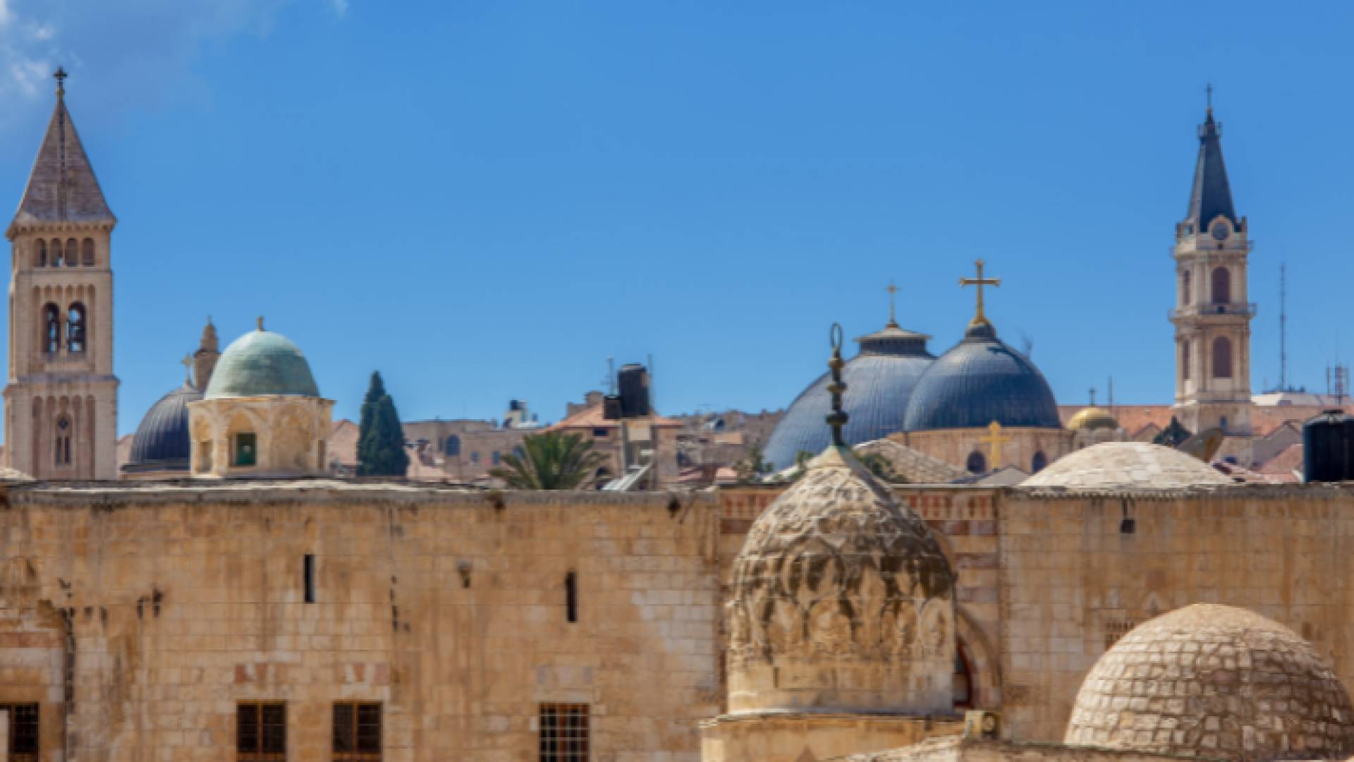 كنيسة ومسجد في القدس