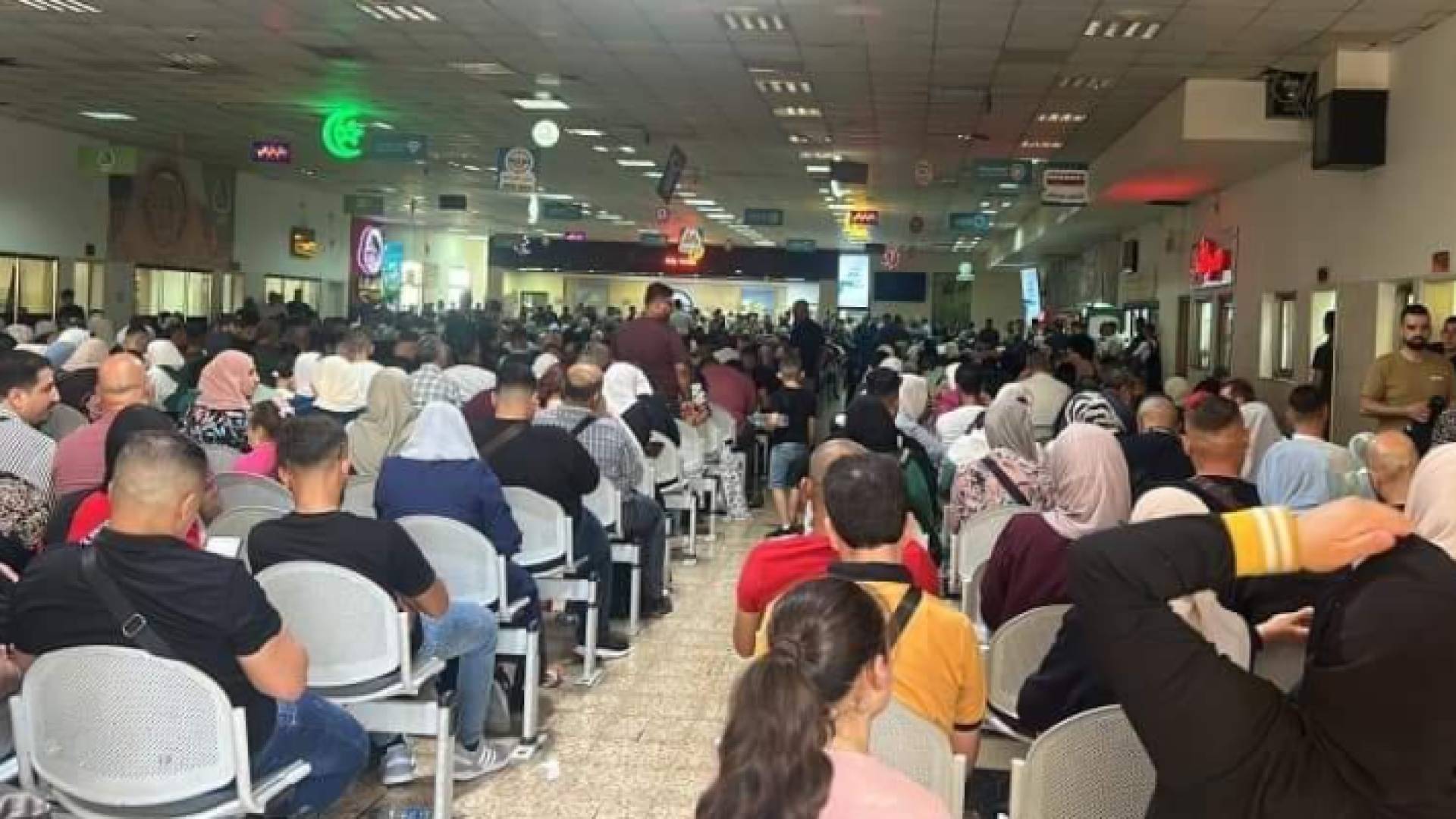 مسافرون في استراحة أريحا