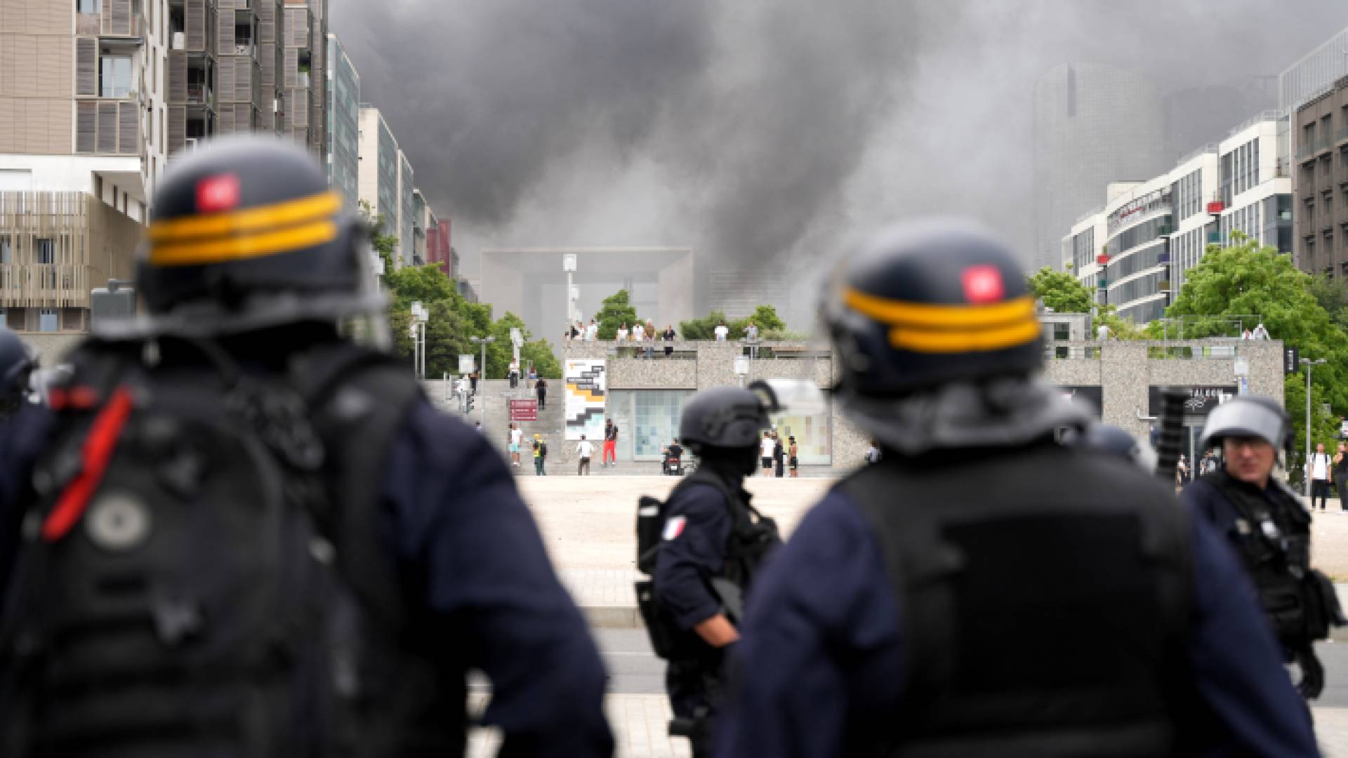 جانب من أعمال الشغب في فرنسا