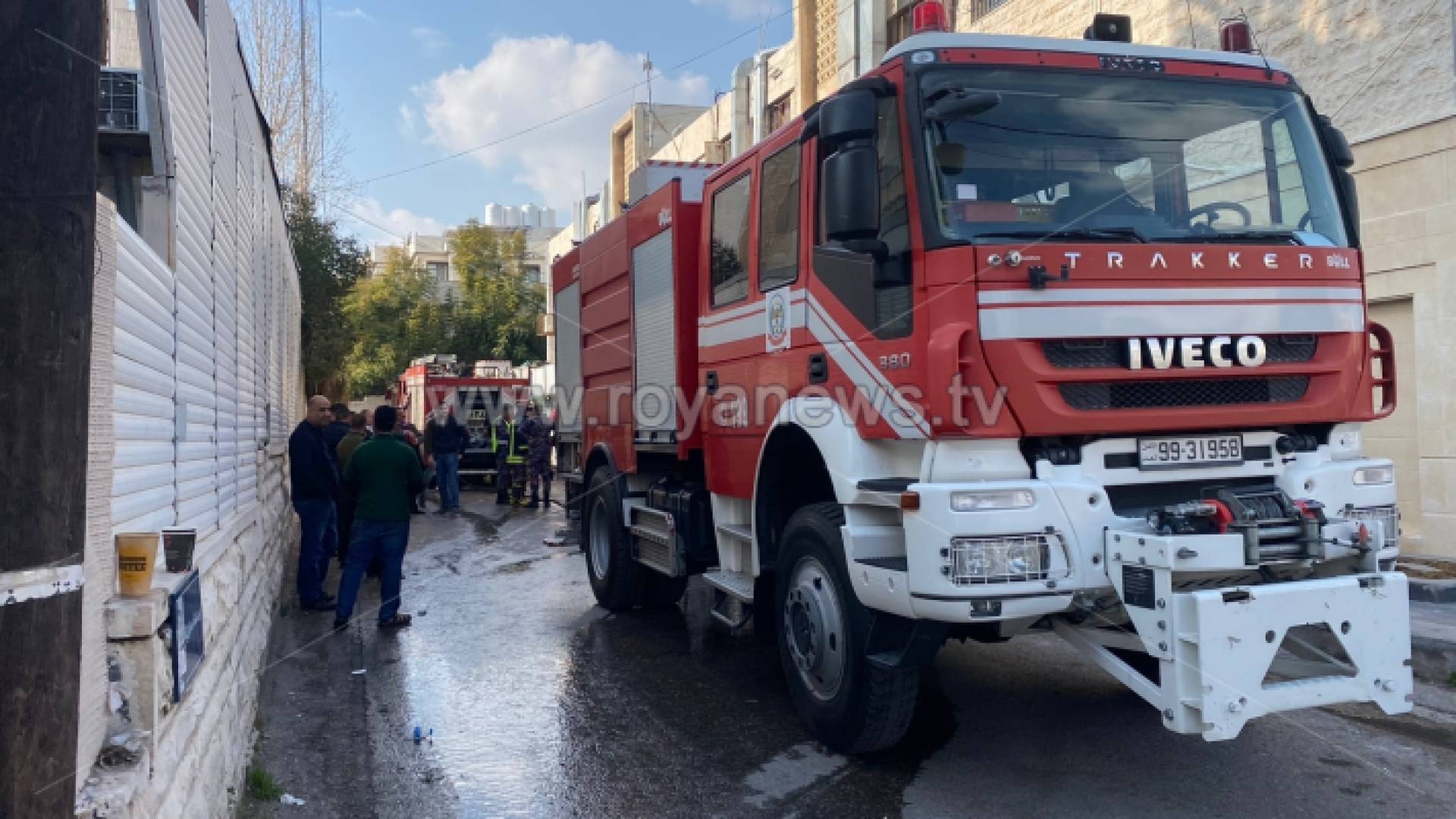 مركبة تابعة للدفاع المدني