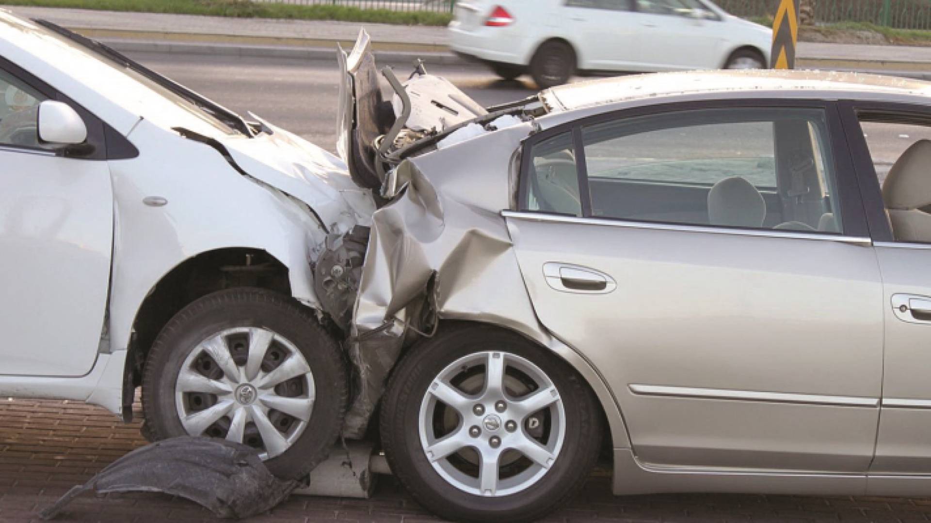 صورة تعبيرية لتصادم مركبتين