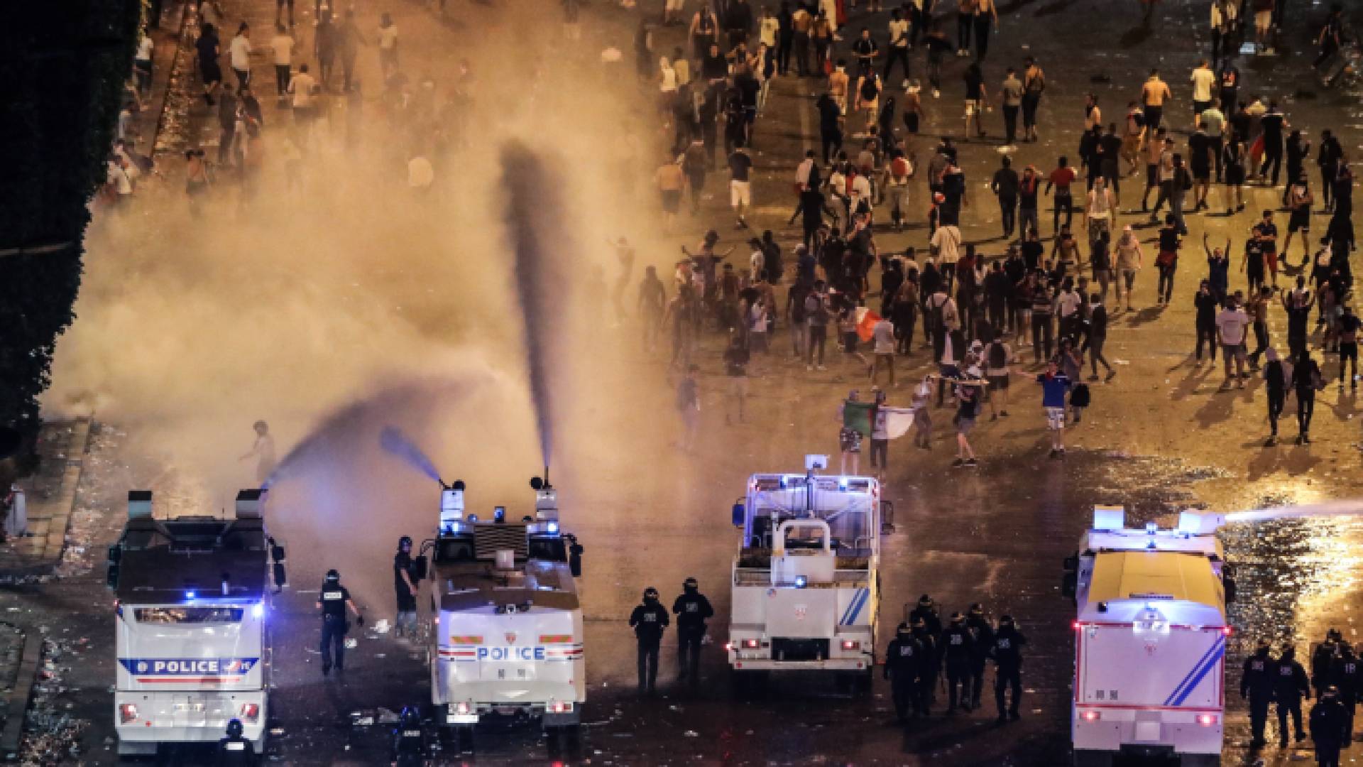 جانب من أعمال العنف