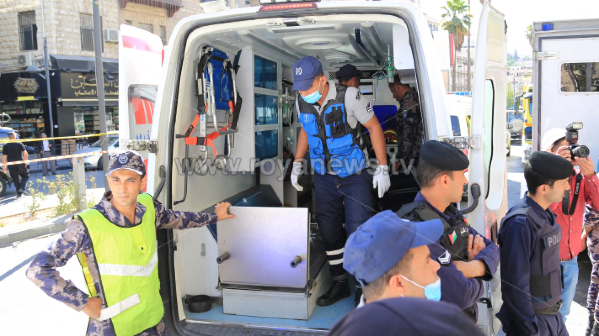 كوادر الدفاعالمدني والأمن