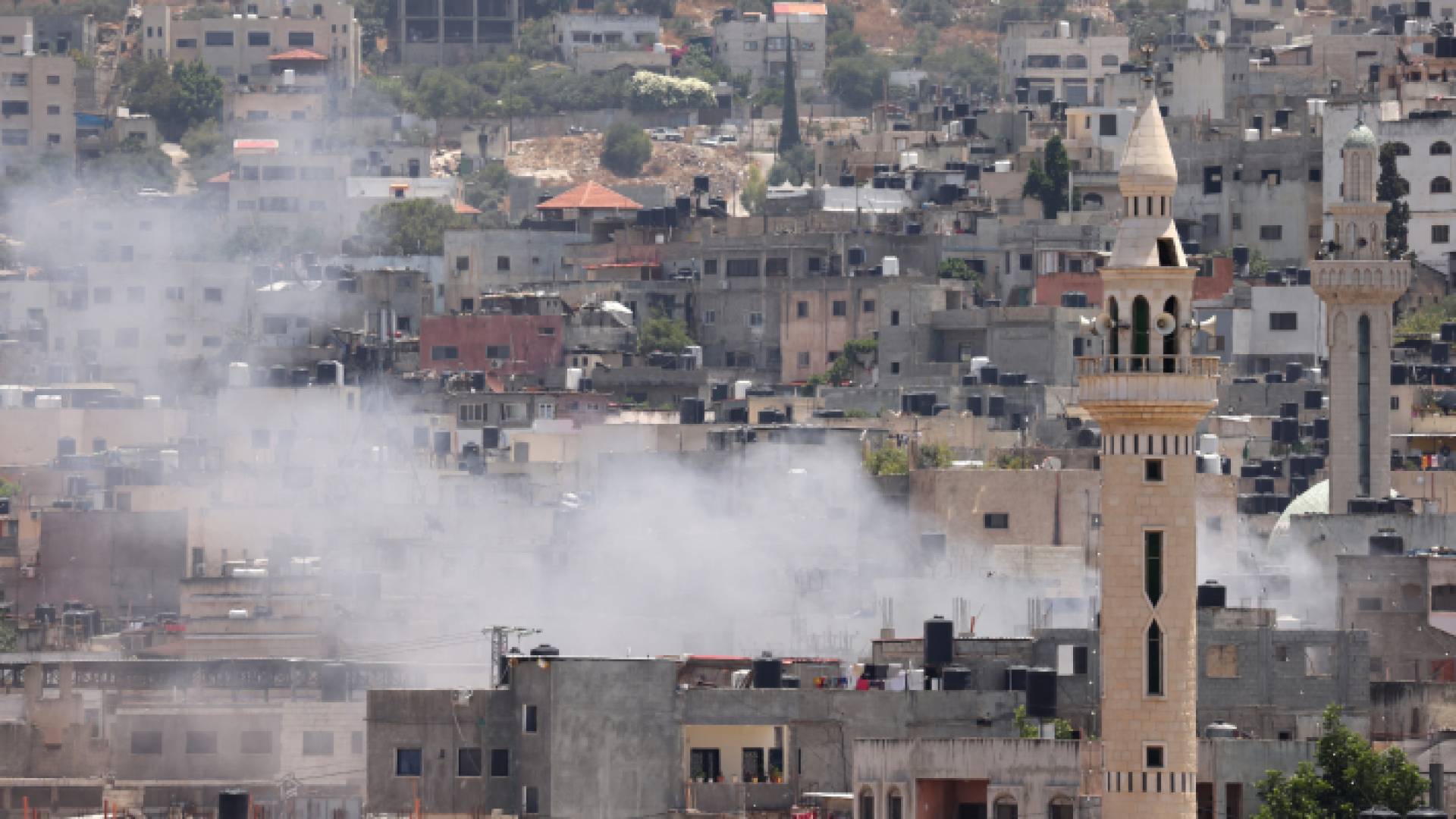 الاحتلال يشن هجماته على مخيم جنين