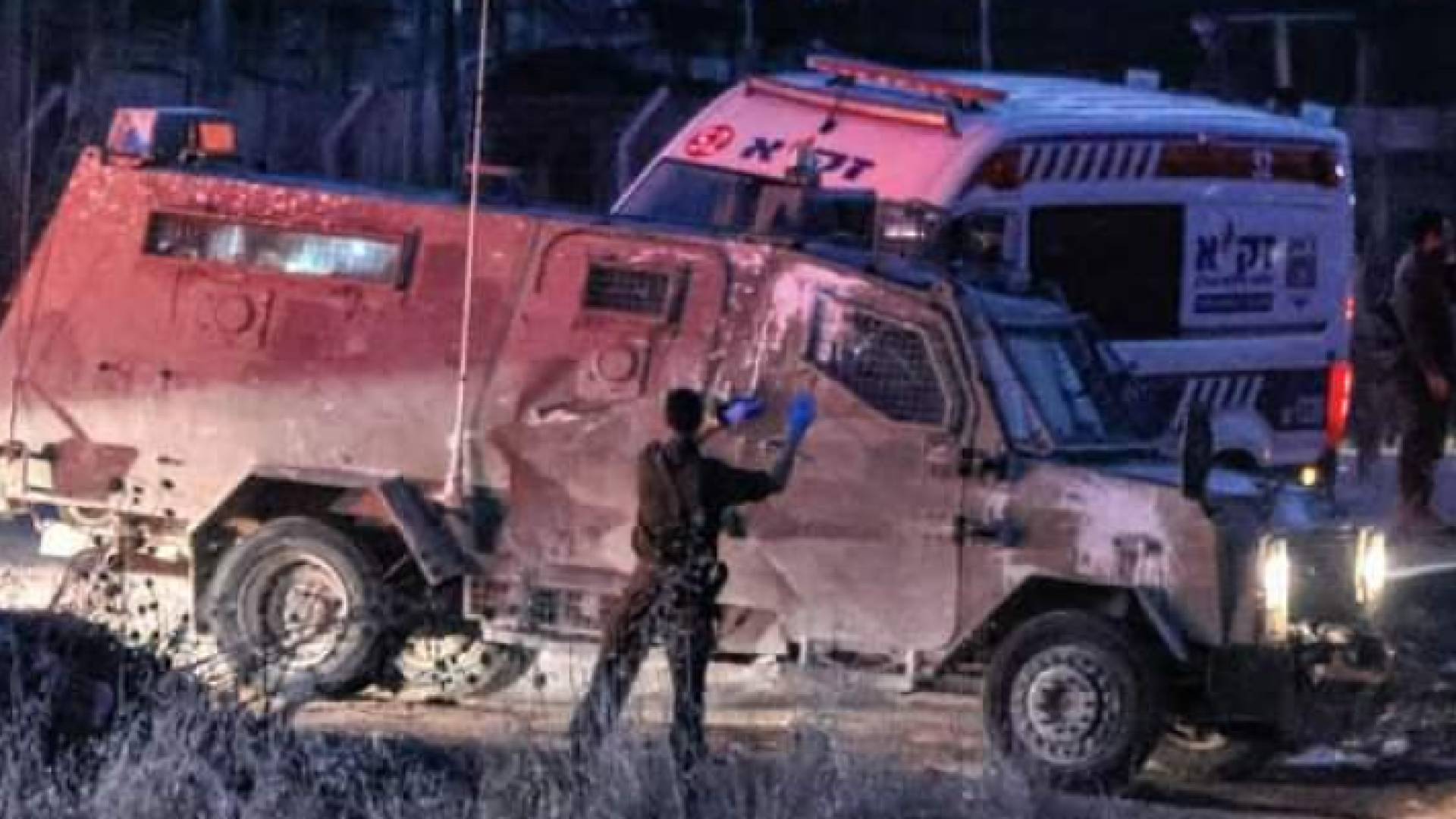 صورة خلال إسعاف جندي مصاب