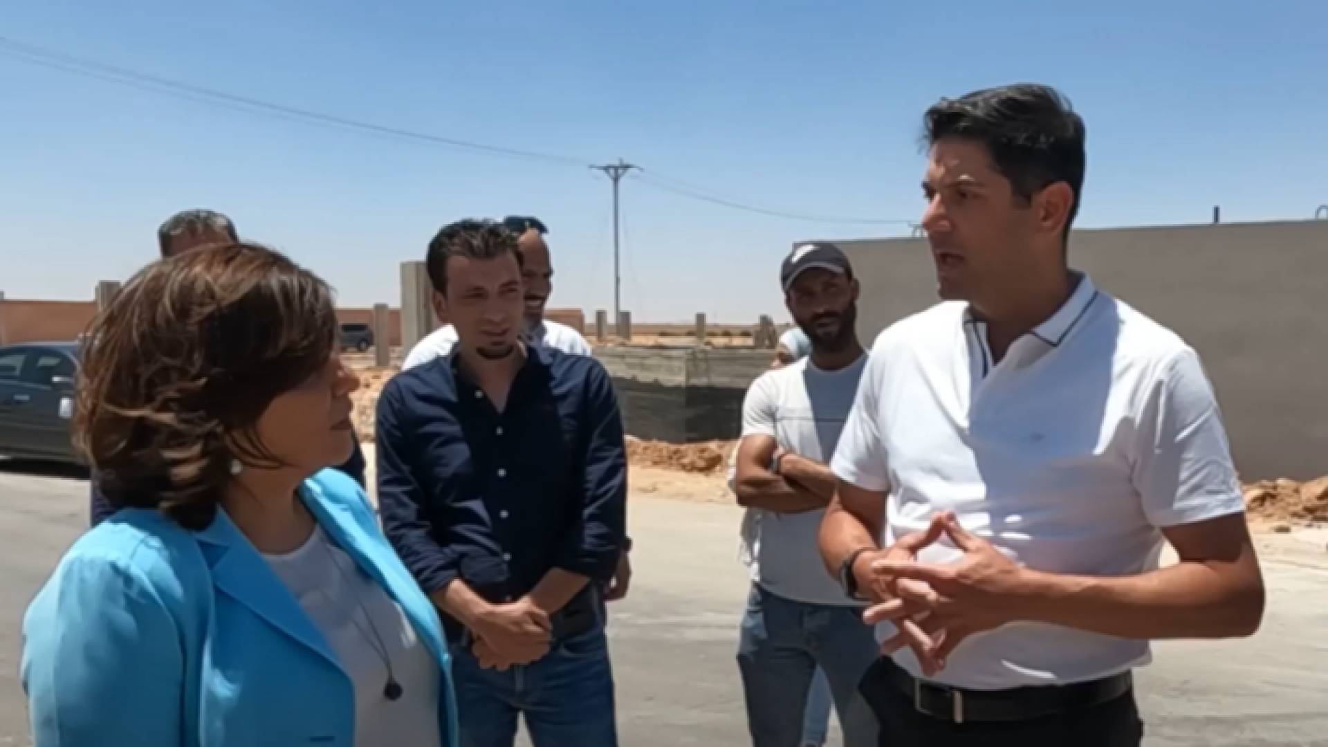 المهندس فائق الصائغ في حديثه مع وزيرة الاستثمار خلود السقاف