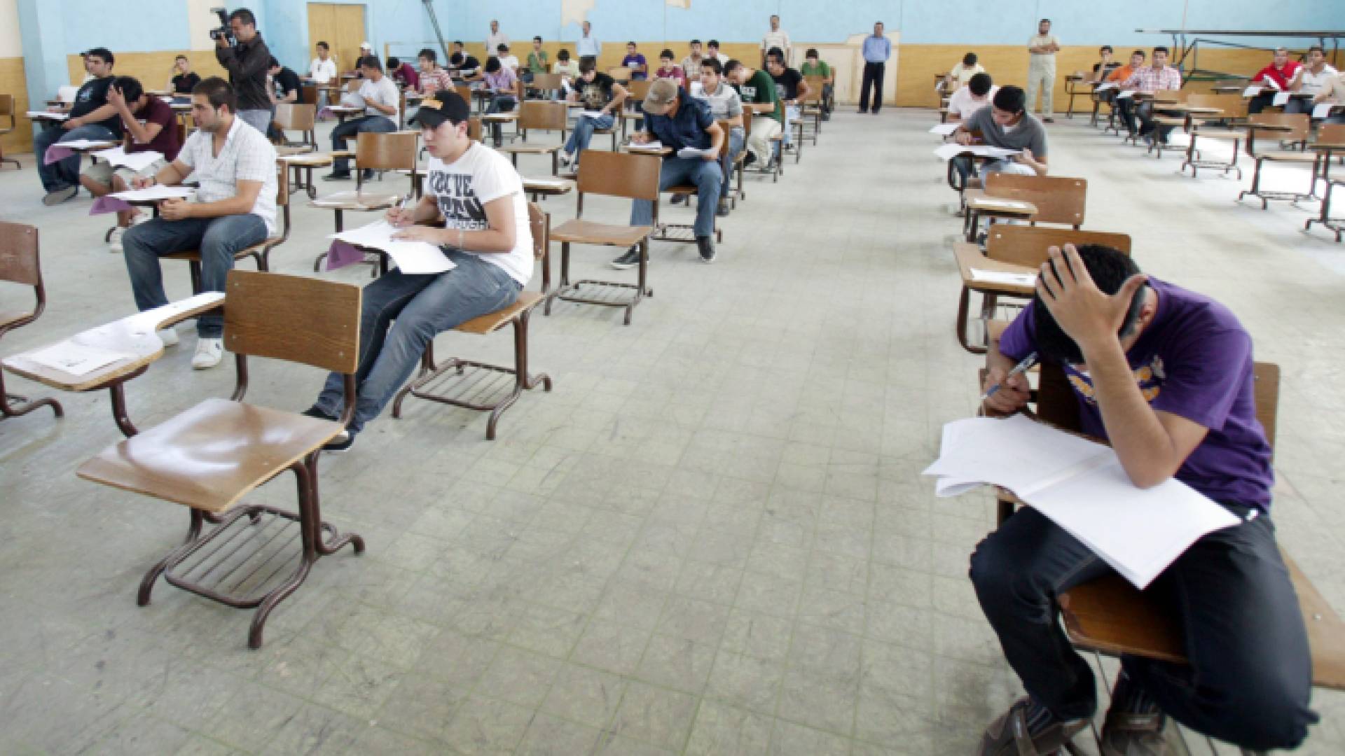 داخل إحدى قاعات التوجيهي