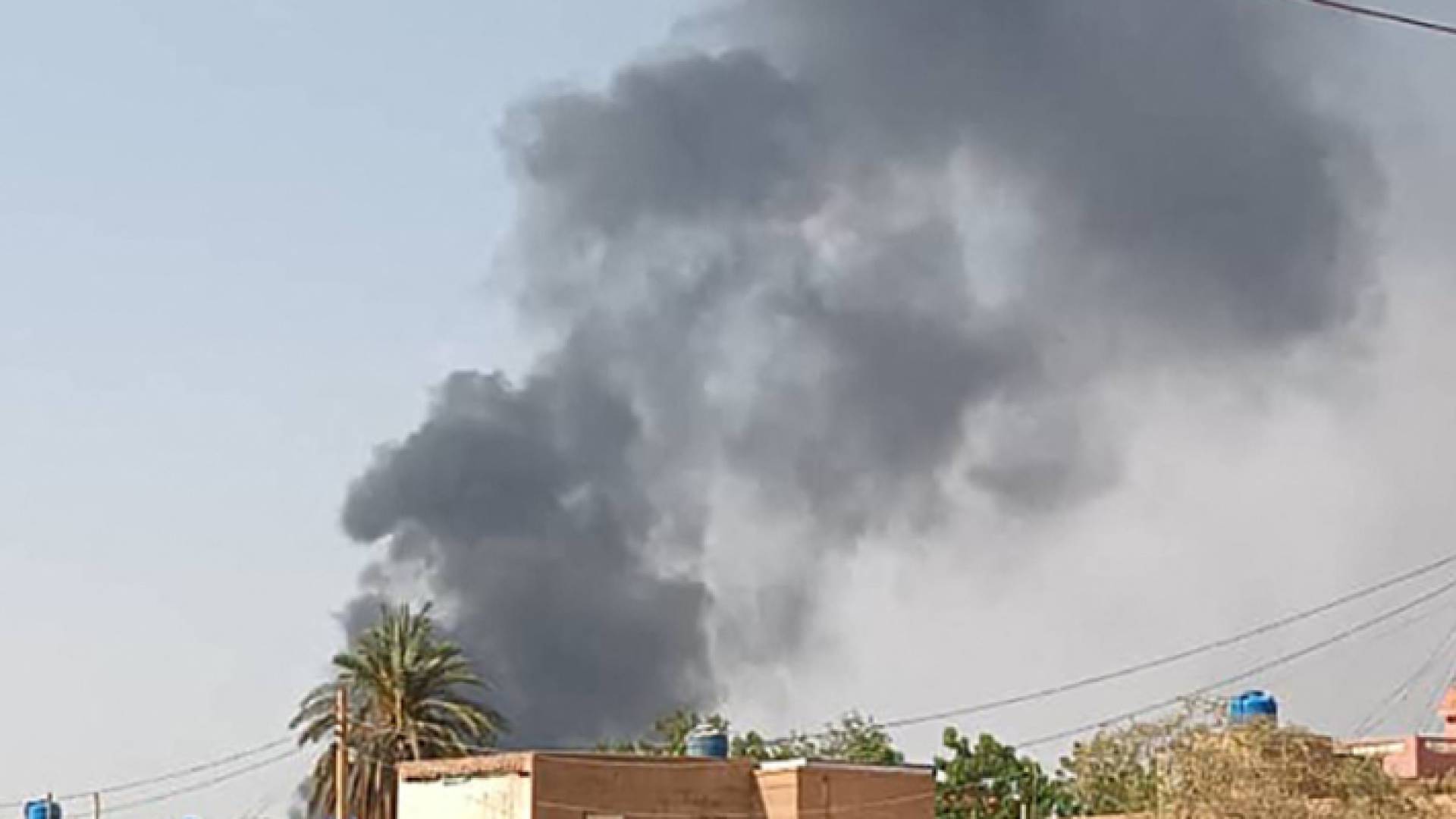 جانب من المواجهات في الخرطوم