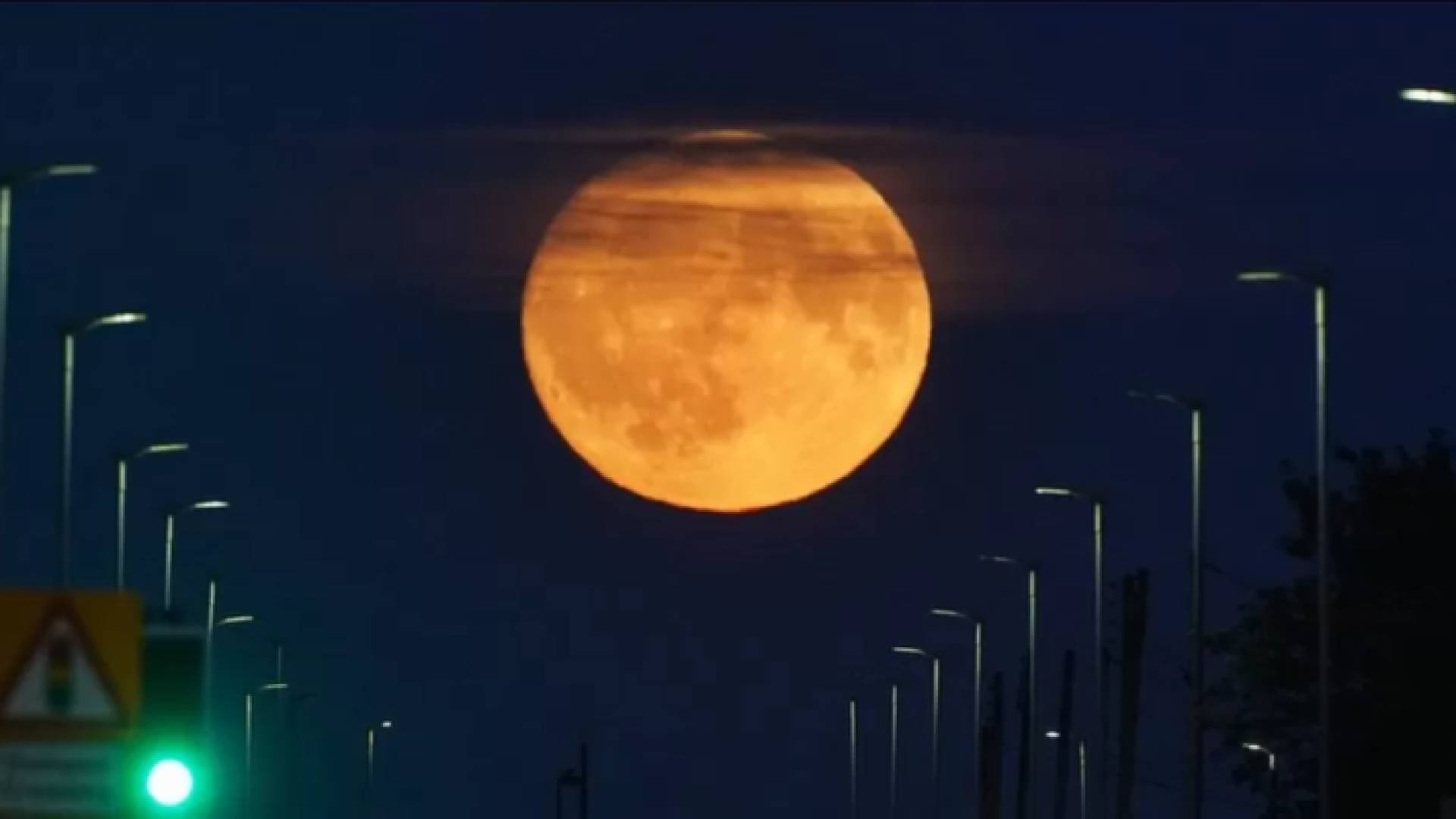 ظاهرة القمر العملاق