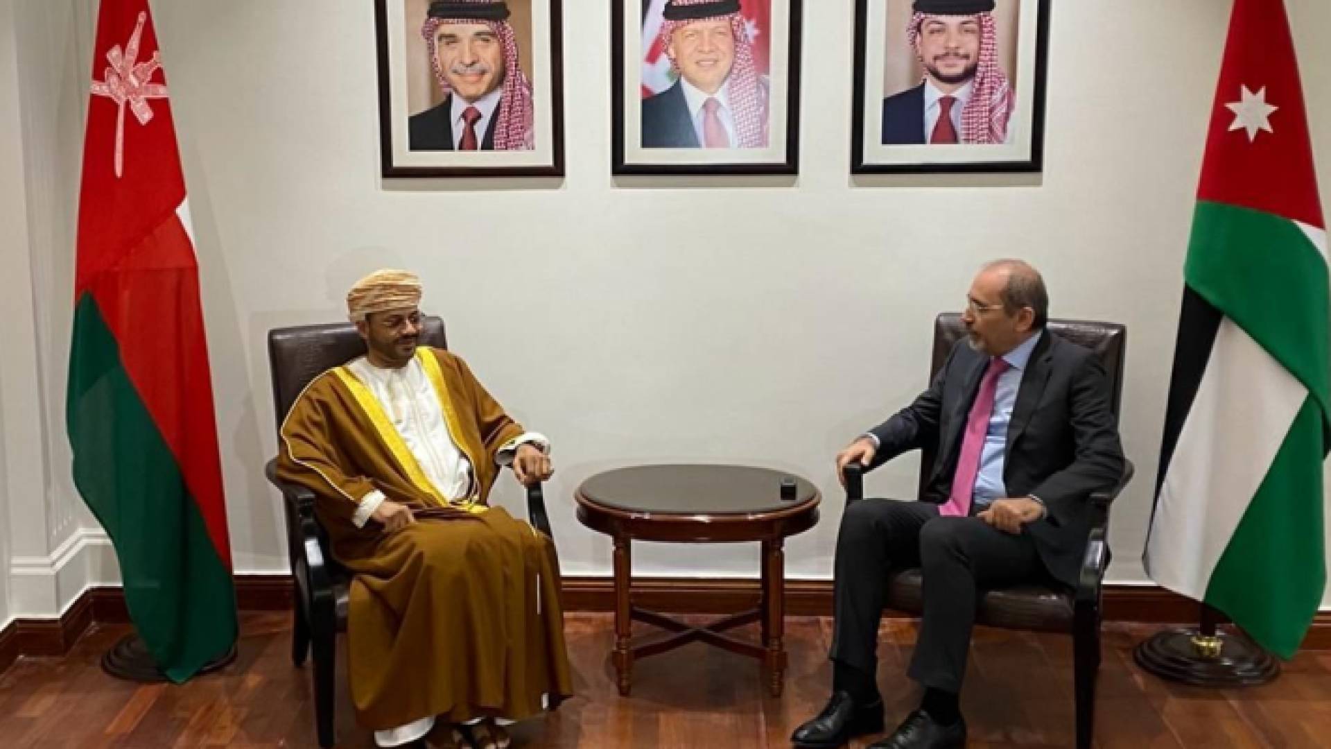 وزير الخارجية وشؤون المغتربين أيمن الصفدي ونظيره العماني بدر بن حمد بن حمود البوسعيدي