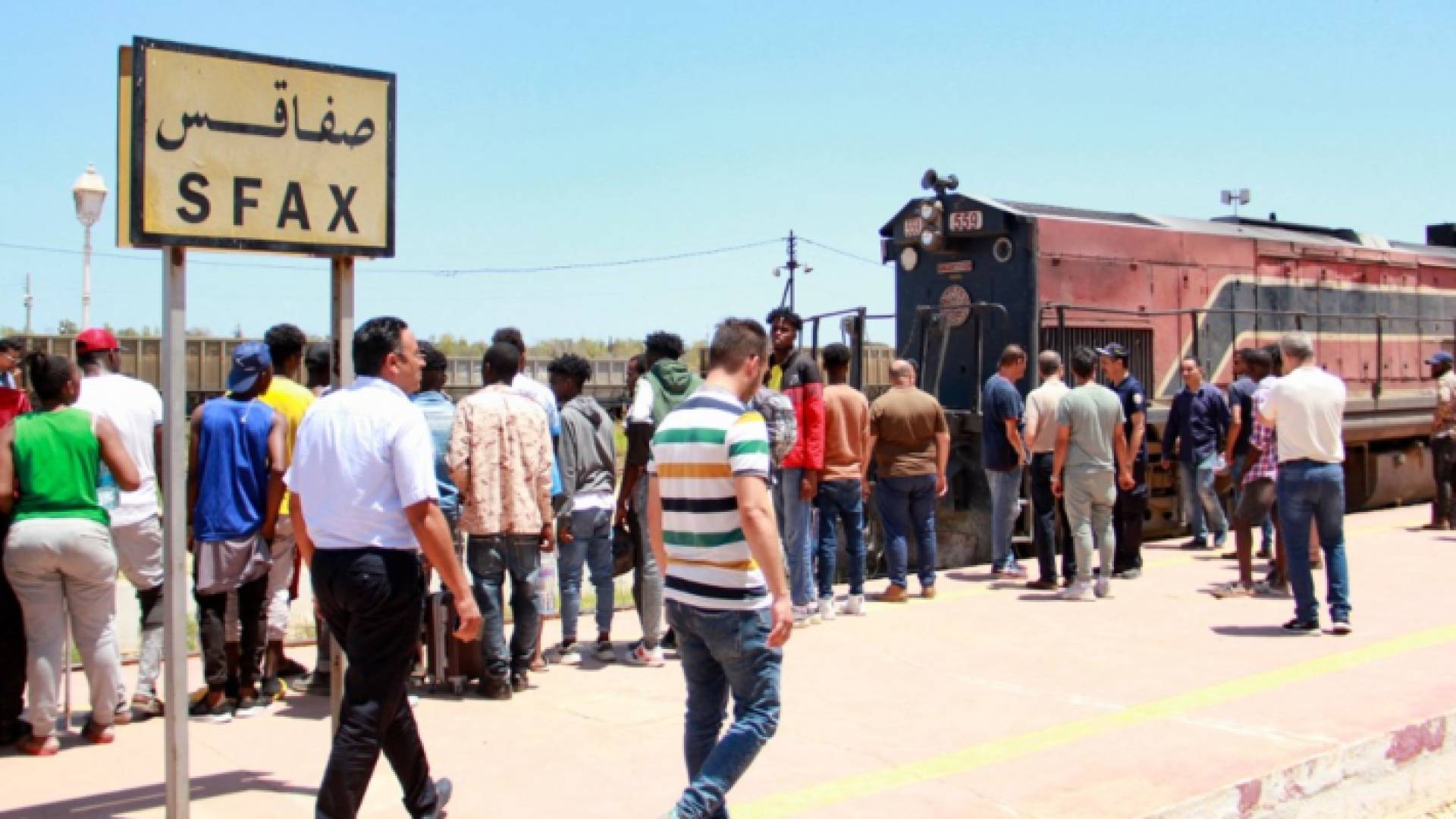 ترحيل مئات المهاجرين الأفارقة من مدينة صفاقس