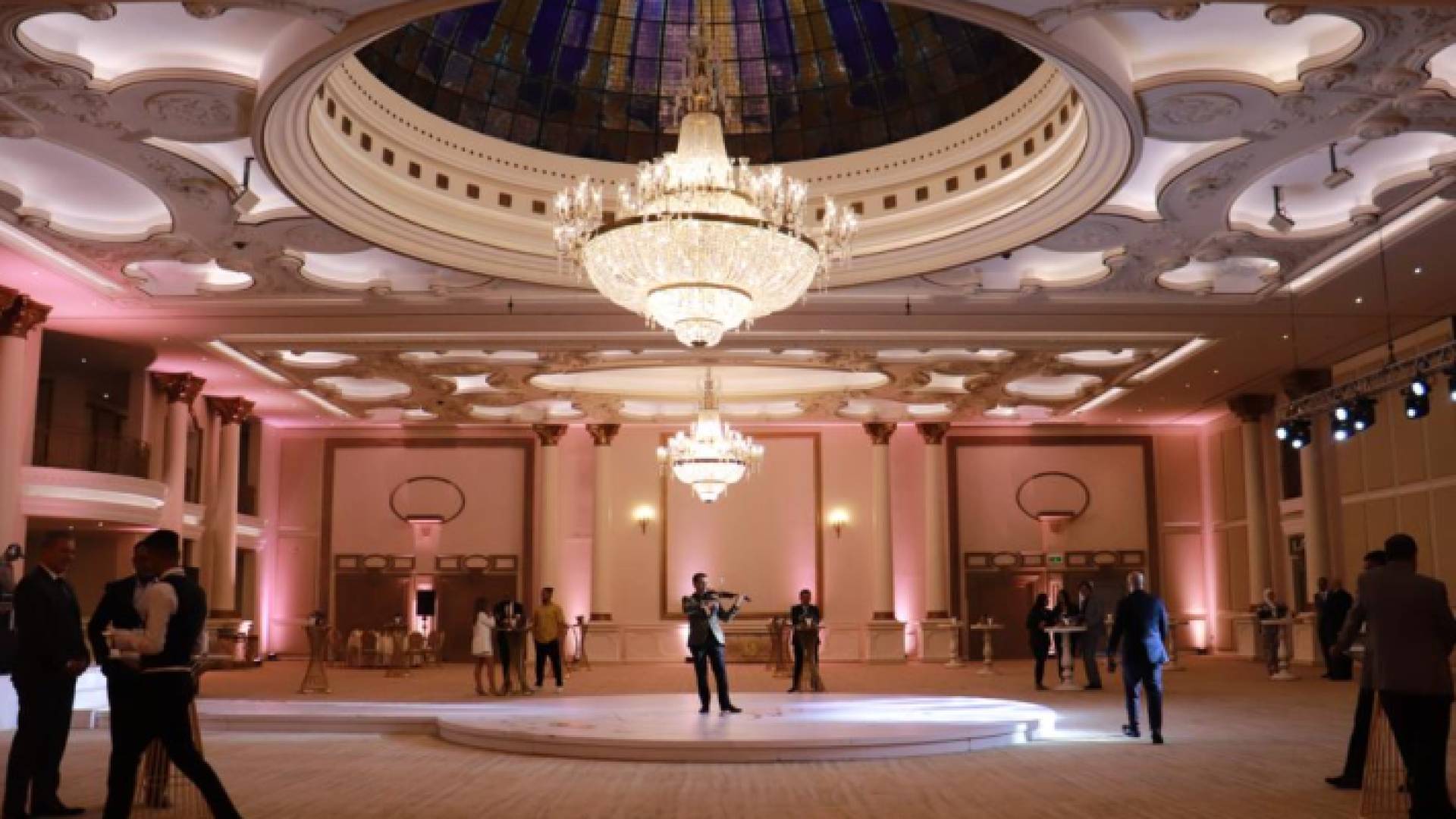 جانب من افتتاح قاعة عشتار في فندق الرويال