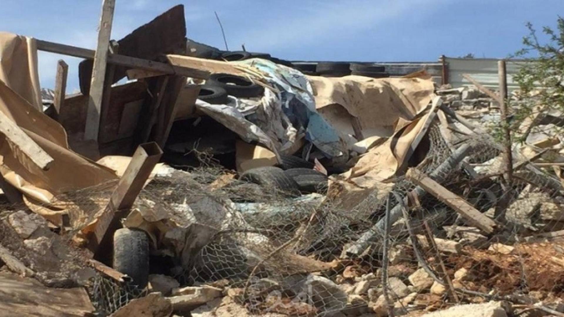 آثار الاعتداء على السوق القديم وسط الخليل