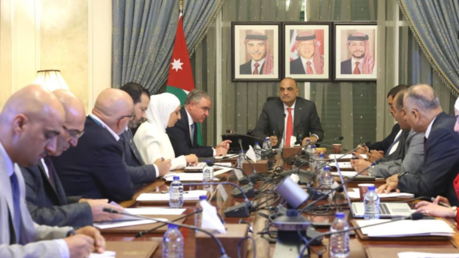 خلال اجتماع سابق لمجلس أمناء جائزة الحسين بن عبدالله