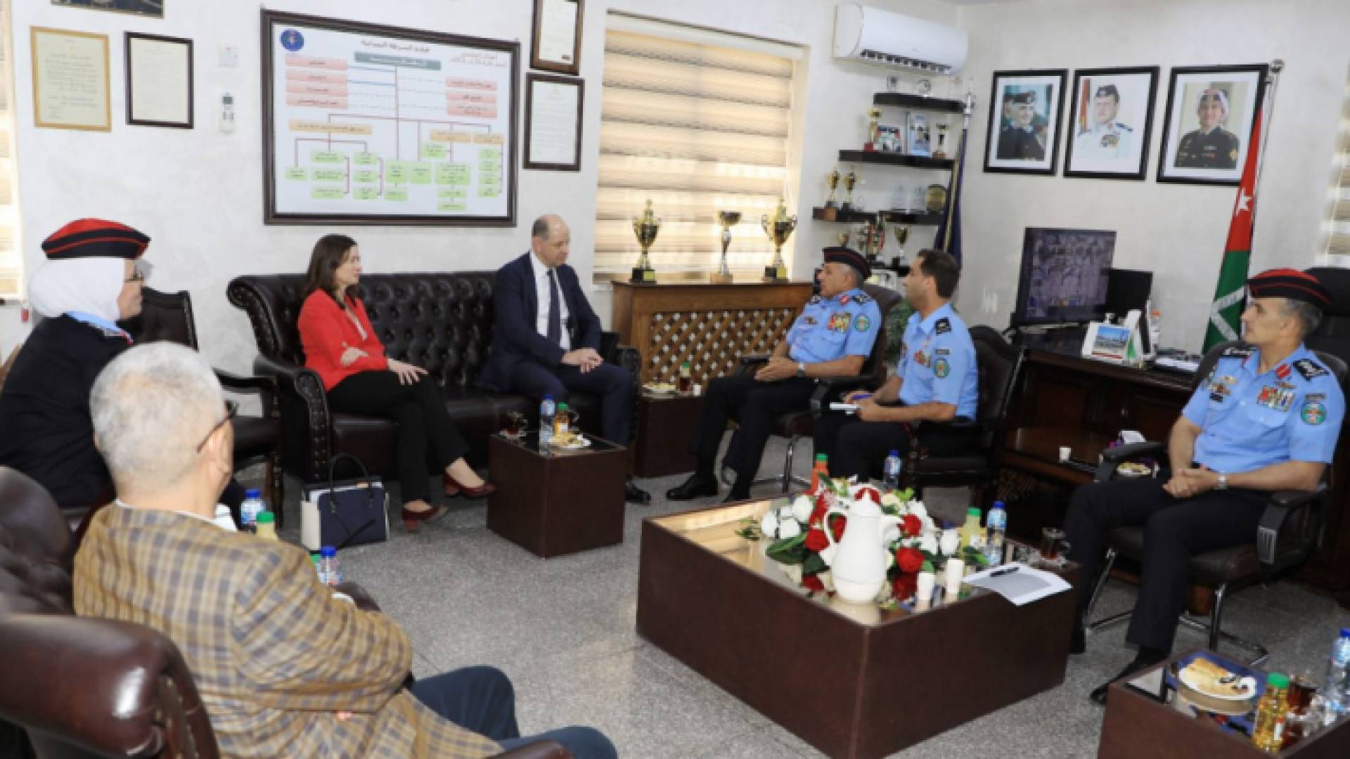 خلال لقاء مدير الأمن العام والوكيل الدائم للشؤون الخارجية والكومنولث البريطاني